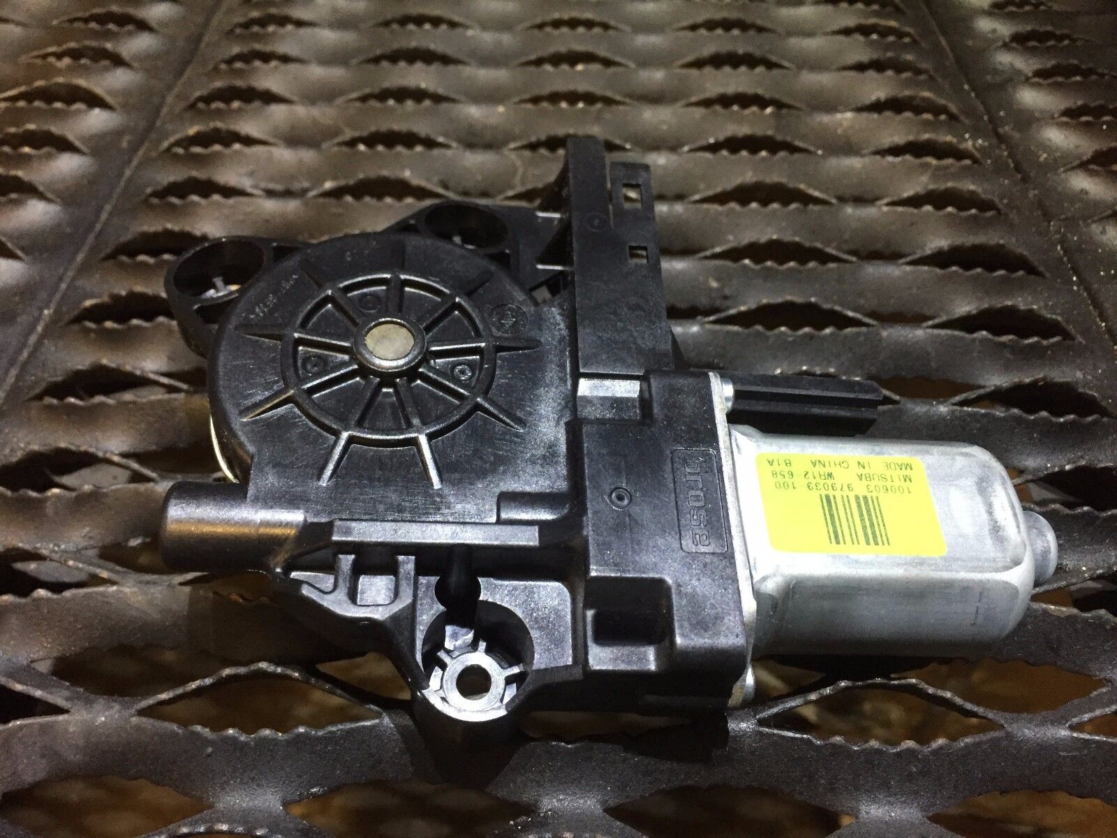 2005-2011 Volvo S40 Left Rear Door Window Motor - OEM Replacement Part for Power Window Repair - Perfect for DIY Fixes & Auto Shops