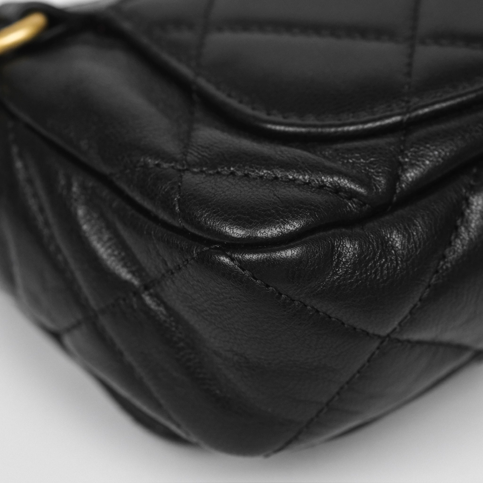 Chanel 19 Waist Bag in Black Goatskin with Mixed Hardware - Luxury Crossbody Bag for Women, Perfect for Everyday Use & Travel Accessories