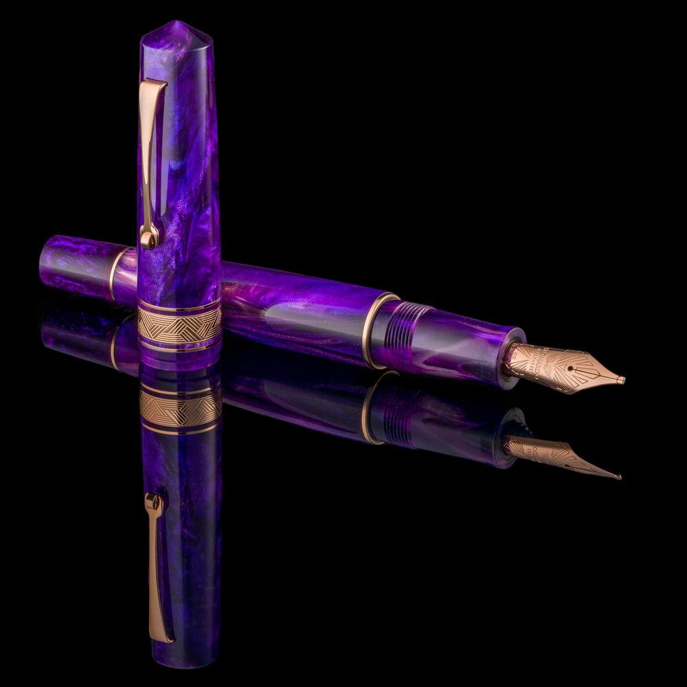Leonardo Momento Zero Grande Fioritura Violet Fountain Pen - Elegant Italian Writing Instrument for Calligraphy, Journaling & Gift Giving
