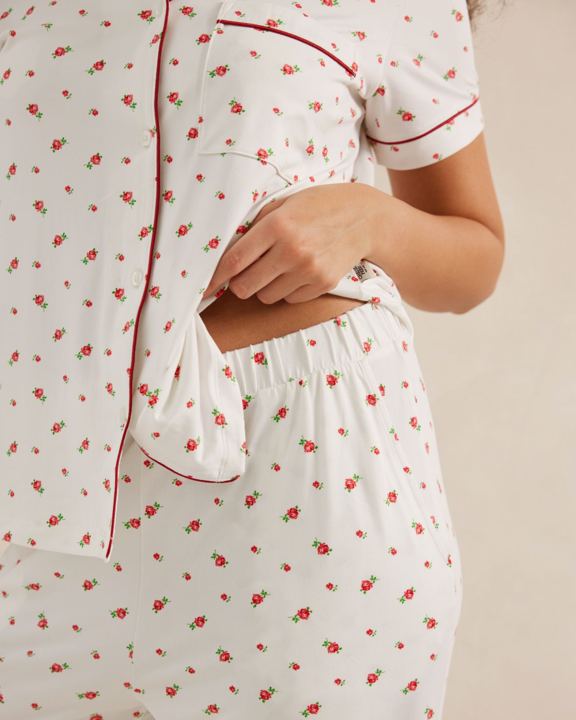 Rose Ditsy Print Long Sleeve Pajama Set for Women - Soft Cotton Sleepwear for Cozy Nights & Relaxing at Home