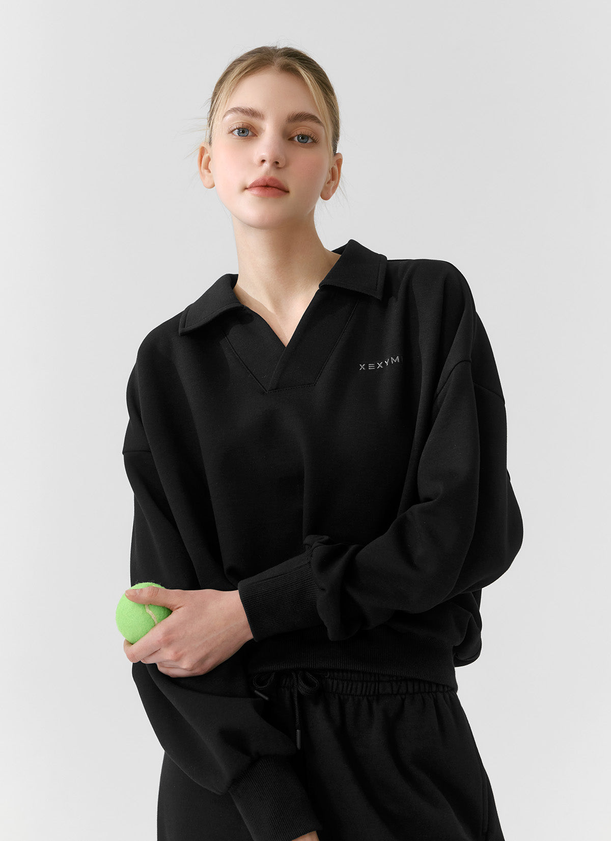 Stylish Mild Logo Collar Crop Sweatshirt for Women - Trendy Oversized Pullover for Casual Wear, Street Style & Loungewear