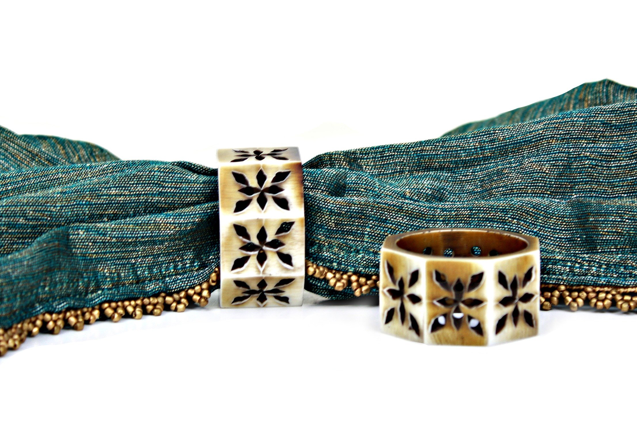 Hand Carved Resin Napkin Rings Set of 4 - Elegant Table Decor for Dinner Parties, Weddings & Holiday Gatherings