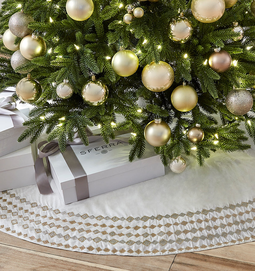 Lucido Christmas Tree Skirt - Premium Holiday Decor for Festive Home & Party Decorations | Perfect for Living Room, Fireplace & Holiday Gatherings
