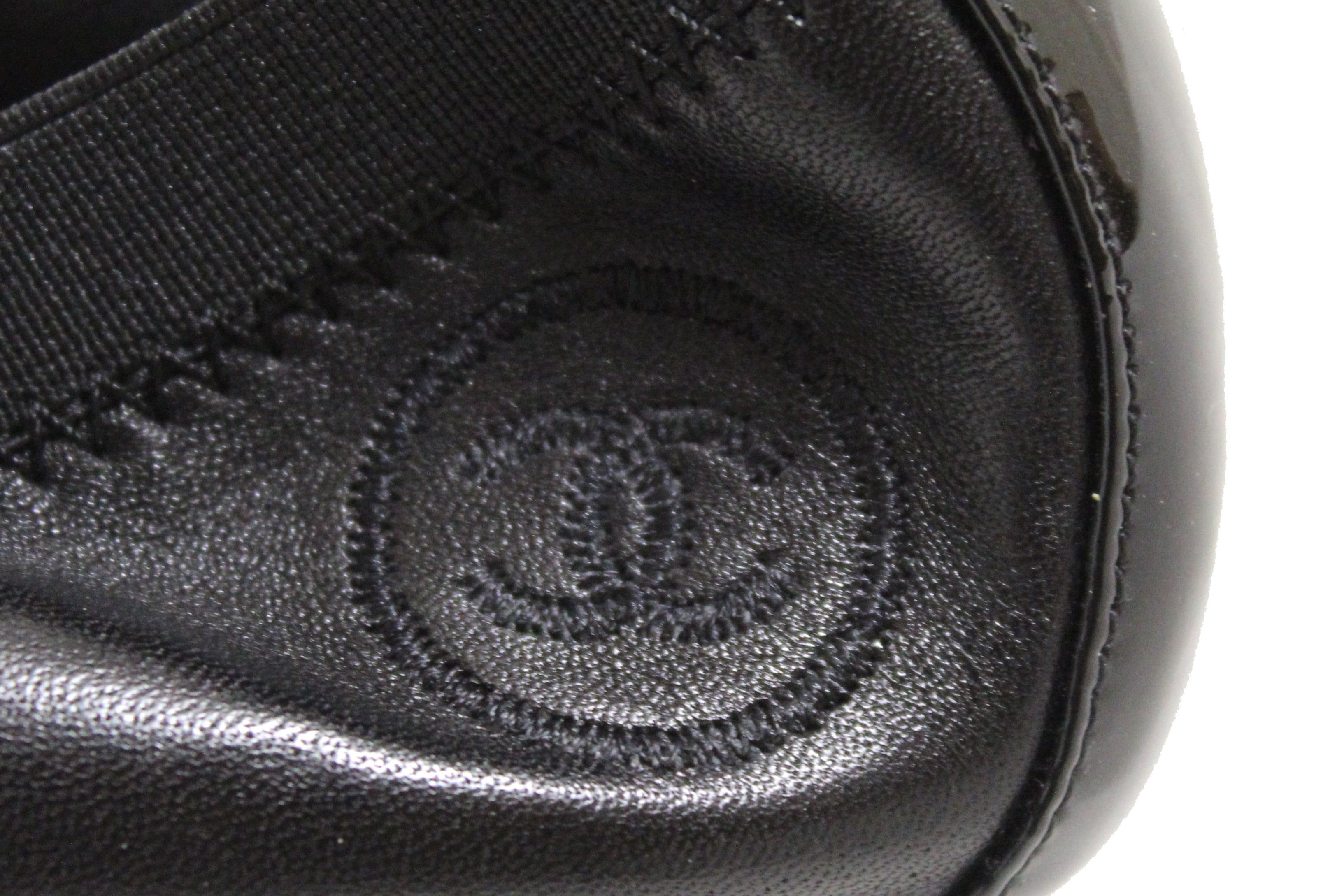 Authentic Chanel Black Leather CC Scrunch Ballet Flats with Elastic Cap Toe - Size 40.5 | Elegant Comfort for Work, Parties & Everyday Wear