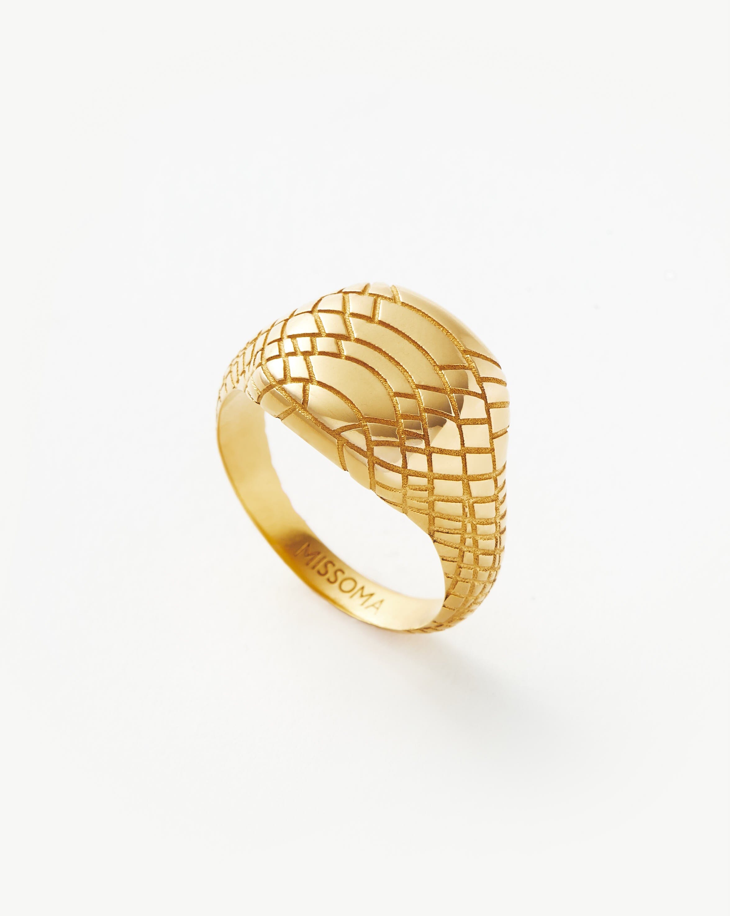 Serpent Textured Signet Ring for Men & Women - 18k Gold Plated Stainless Steel Jewelry - Perfect for Everyday Wear, Gifts & Special Occasions