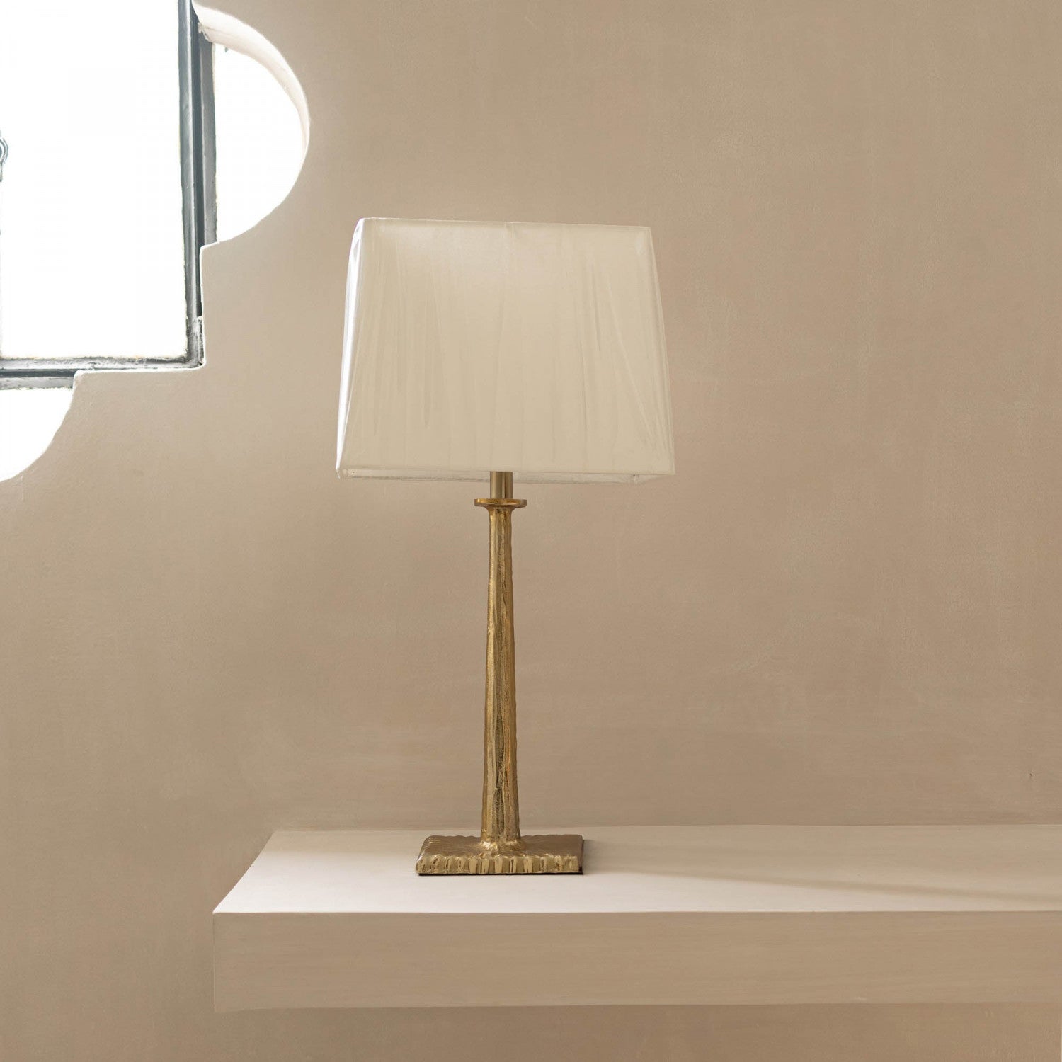 Auralis Modern Gold Table Lamp - Elegant Bedside & Living Room Lighting for Home Decor