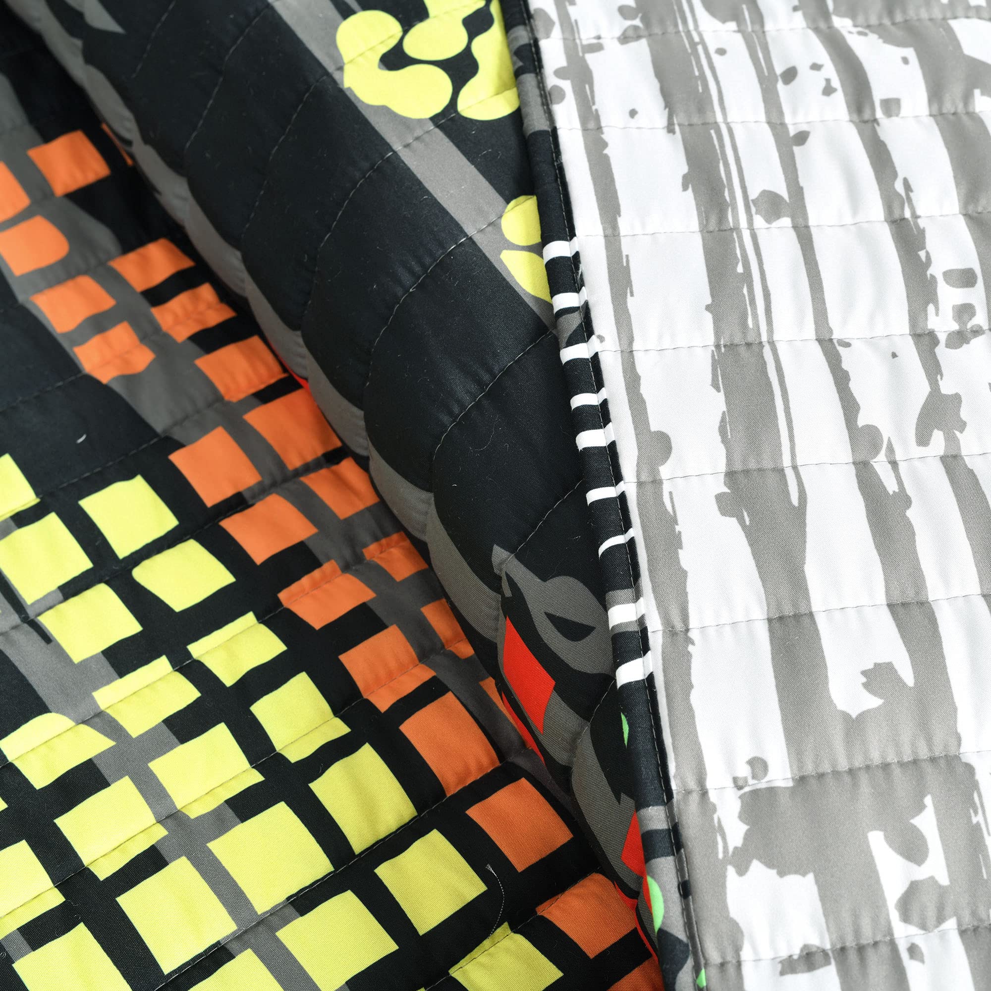 Lush Decor Reversible Quilt Set - Full/Queen, Black - Rock N Roll Style for Bedroom Decor