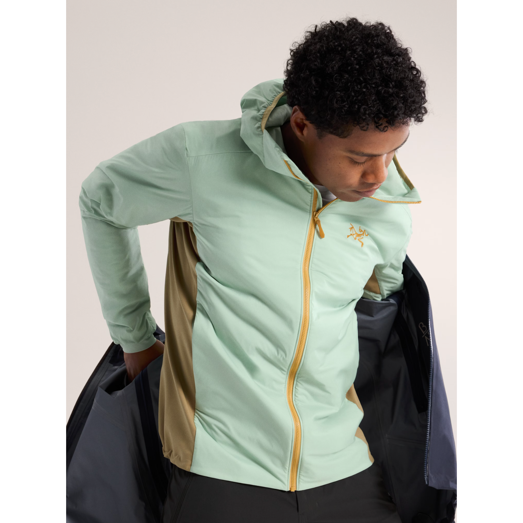 Arc'teryx Men's Atom Hoody - Lightweight Insulated Jacket for Hiking & Outdoor Activities | Water-Resistant & Breathable | Perfect for Camping, Climbing & Winter Sports
