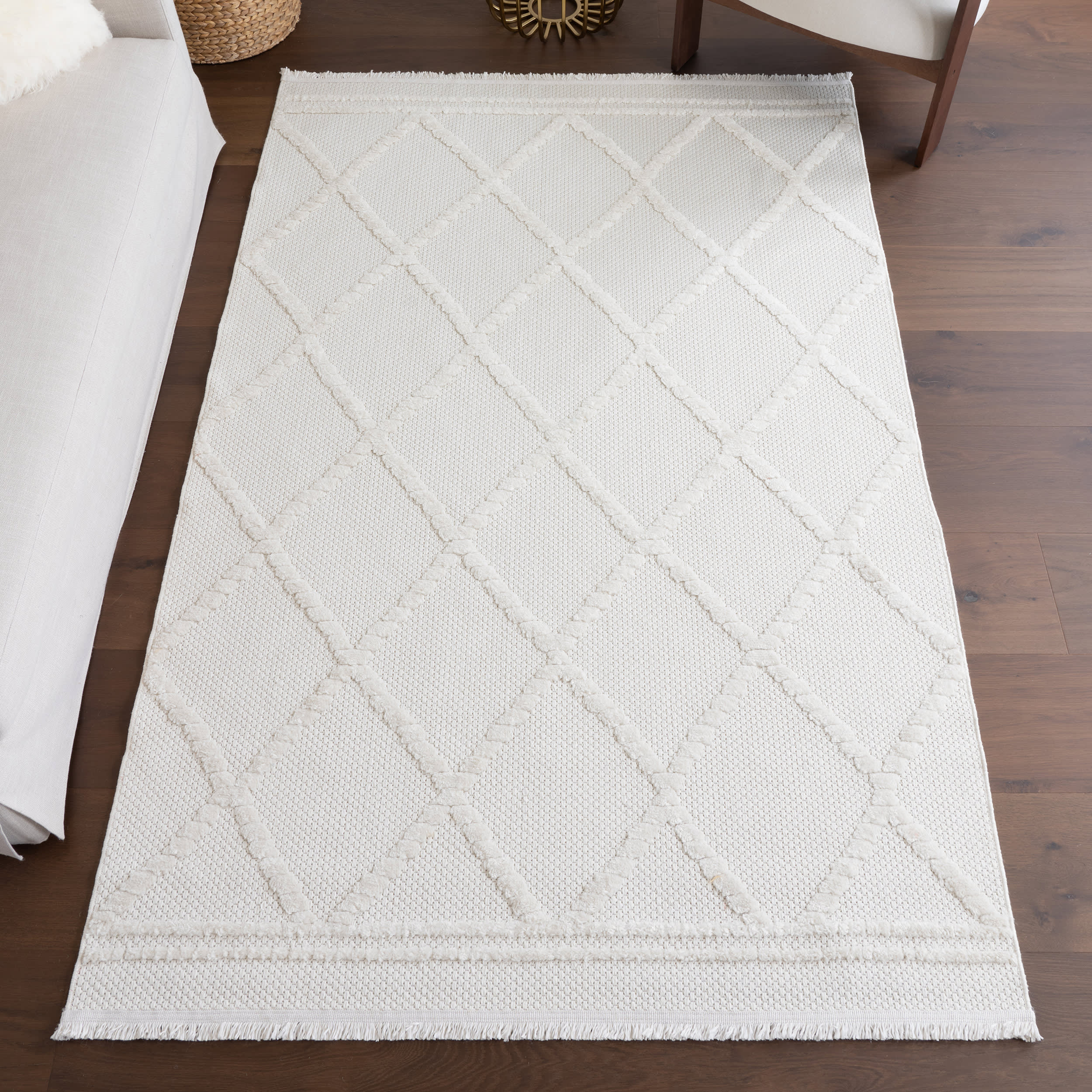 Brynn Trellis Area Rug in Cream - Soft and Durable Indoor/Outdoor Rug for Living Room, Bedroom, or Patio