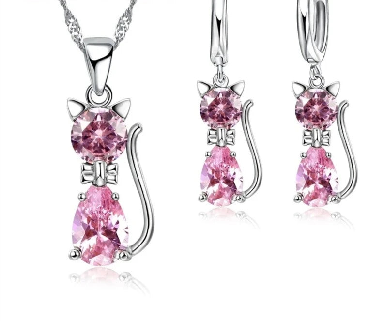 Stylish Cute Cat Pendant Necklace for Women - Elegant Animal Jewelry Gift for Cat Lovers - Perfect for Daily Wear, Parties & Special Occasions