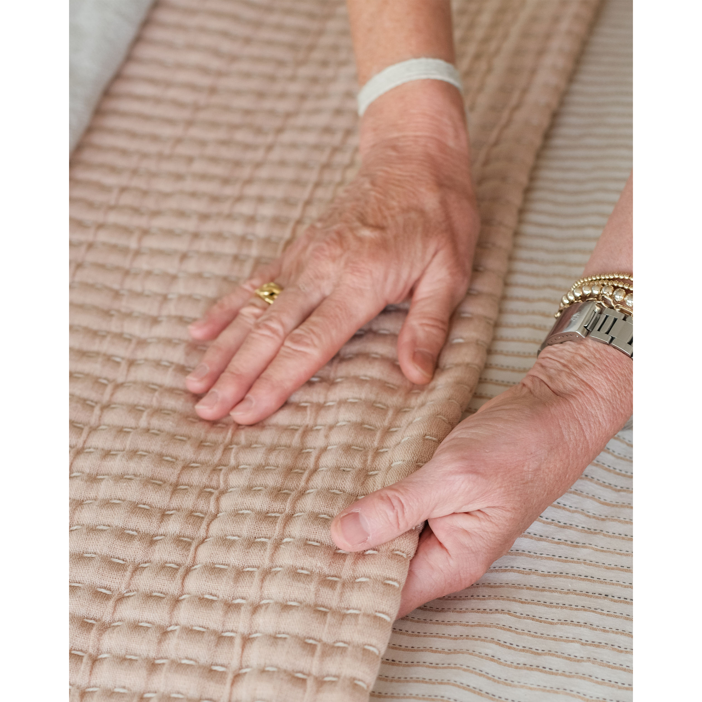 Premium Vancouver Coverlet - Soft & Breathable Bedspread for All Seasons | Perfect for Home, Hotel, and Airbnb Decor