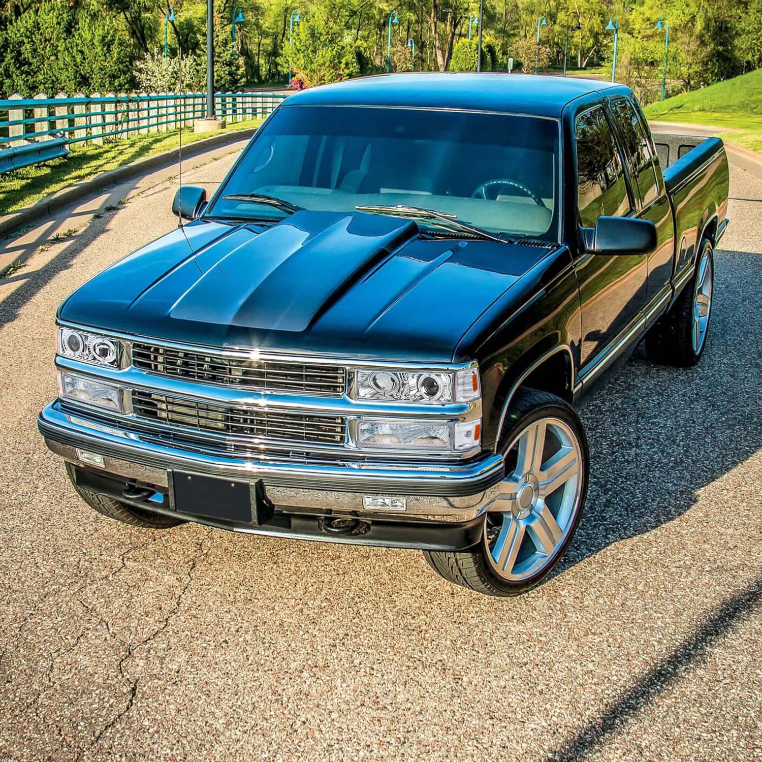 Spec-D Tuning LED Halo Projector Headlights with Bumper & Corner Lights - Compatible with 1994-1998 Chevy C10 C/K 1500/2500/3500, Tahoe Suburban - Left & Right Headlamp Assembly - Upgrade for Night Driving & Off-Road Adventures