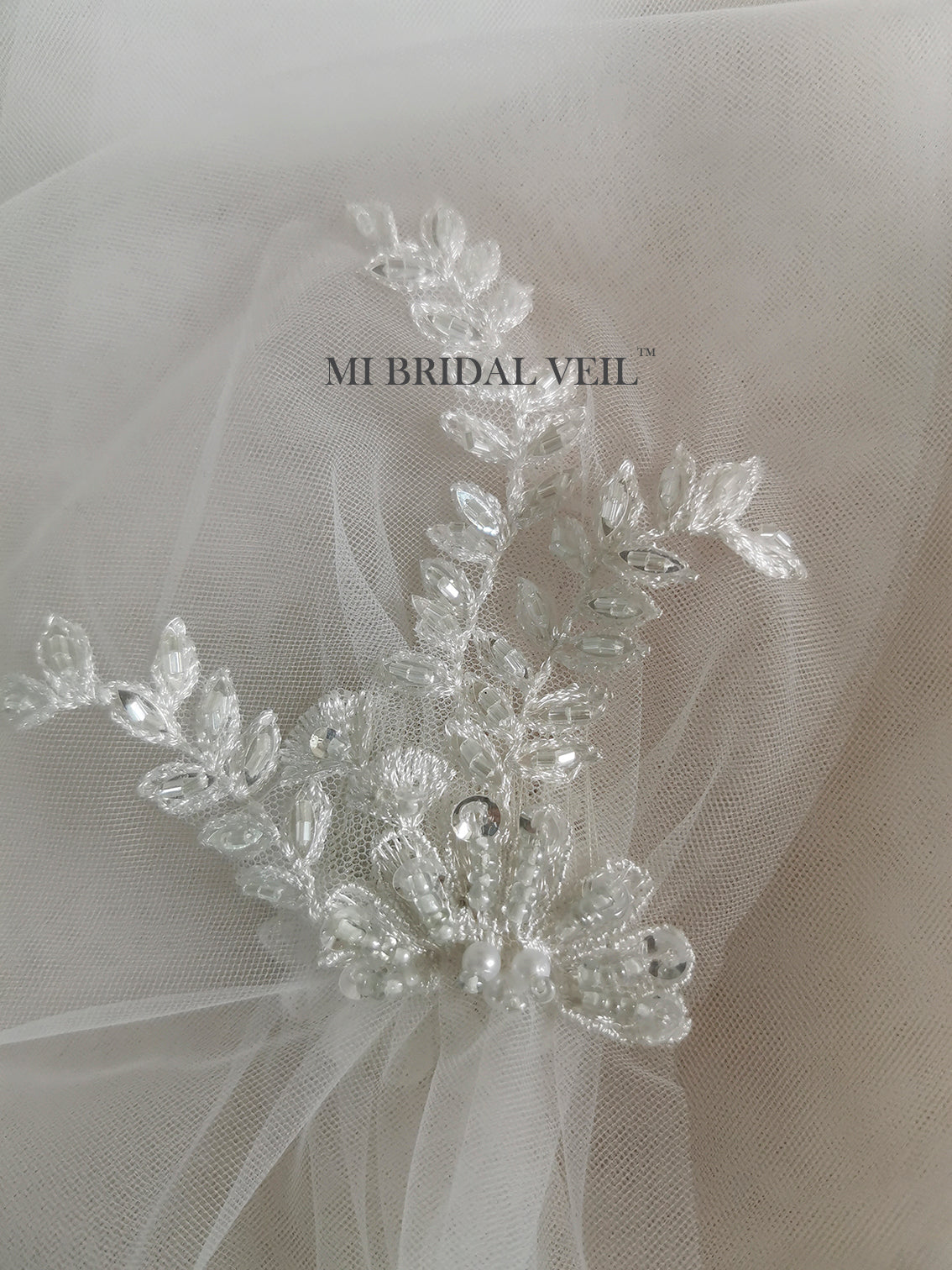Elegant Juliet Cap Veil with Beaded Flower Lace - Vintage Style Boho Bridal Headpiece for Wedding Ceremony & Photoshoot