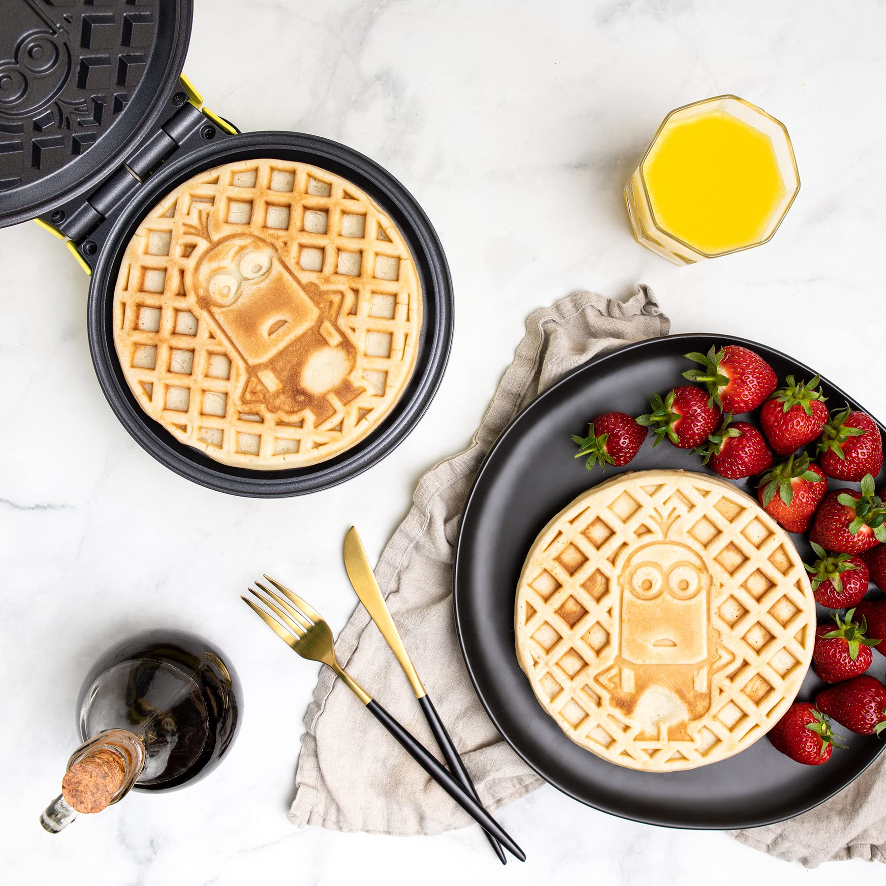 Uncanny Brands Minions Kevin Waffle Maker - Make Fun Minion-Shaped Waffles for Kids Breakfast & Party - Non-Stick Waffle Iron for Home Use