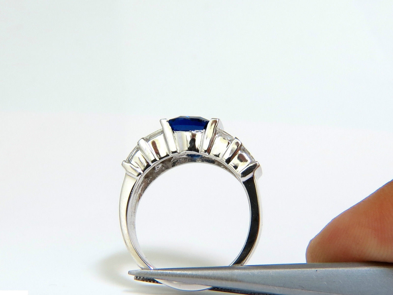 5.87CT GIA Certified Natural Bright Blue Sapphire & Diamond Engagement Ring for Women - Perfect for Weddings, Anniversaries & Special Occasions
