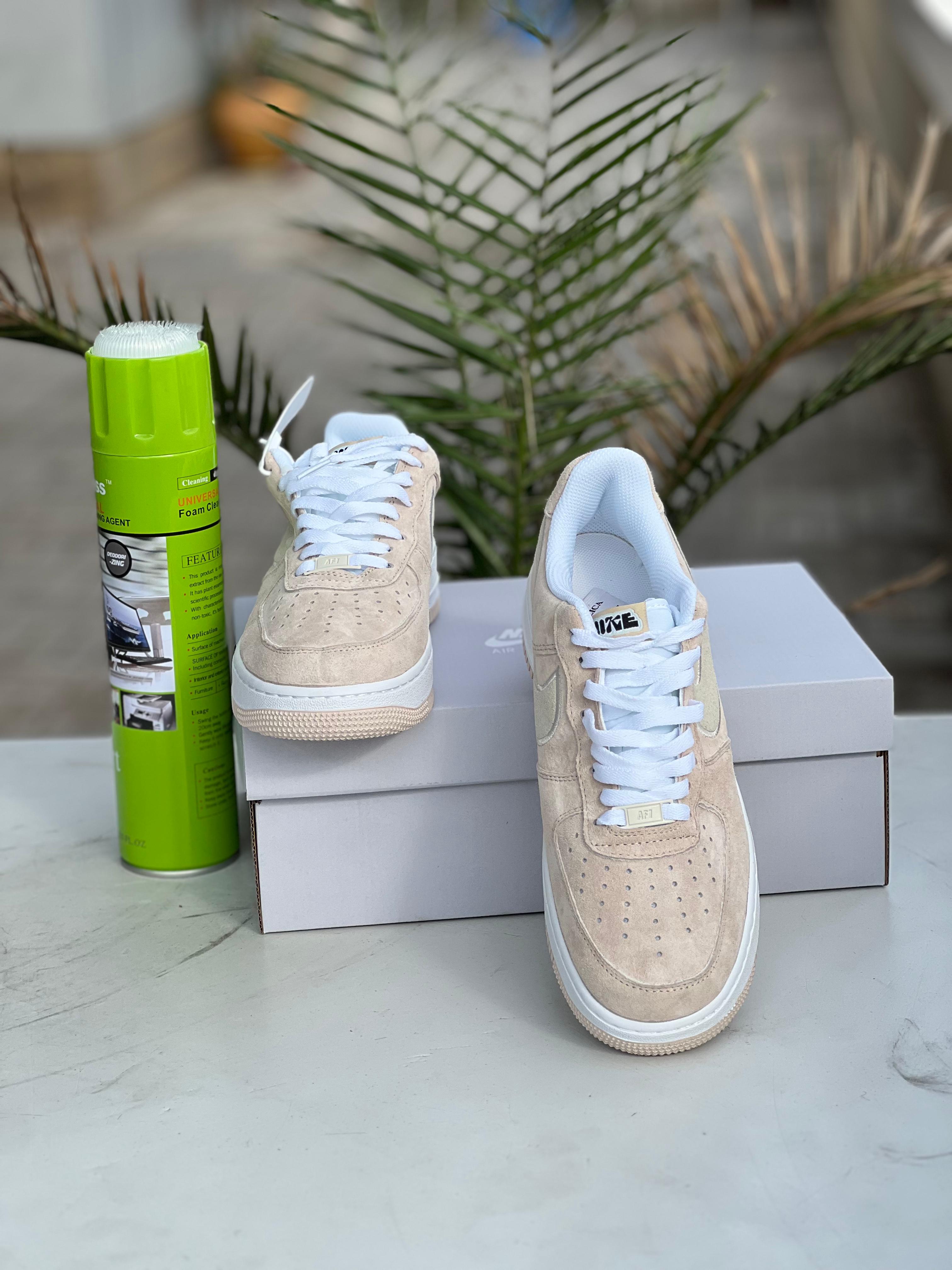 Nike Air Force 1 Yacht Club Sneakers - Men's White & Blue Leather Basketball Shoes for Casual Wear & Street Style