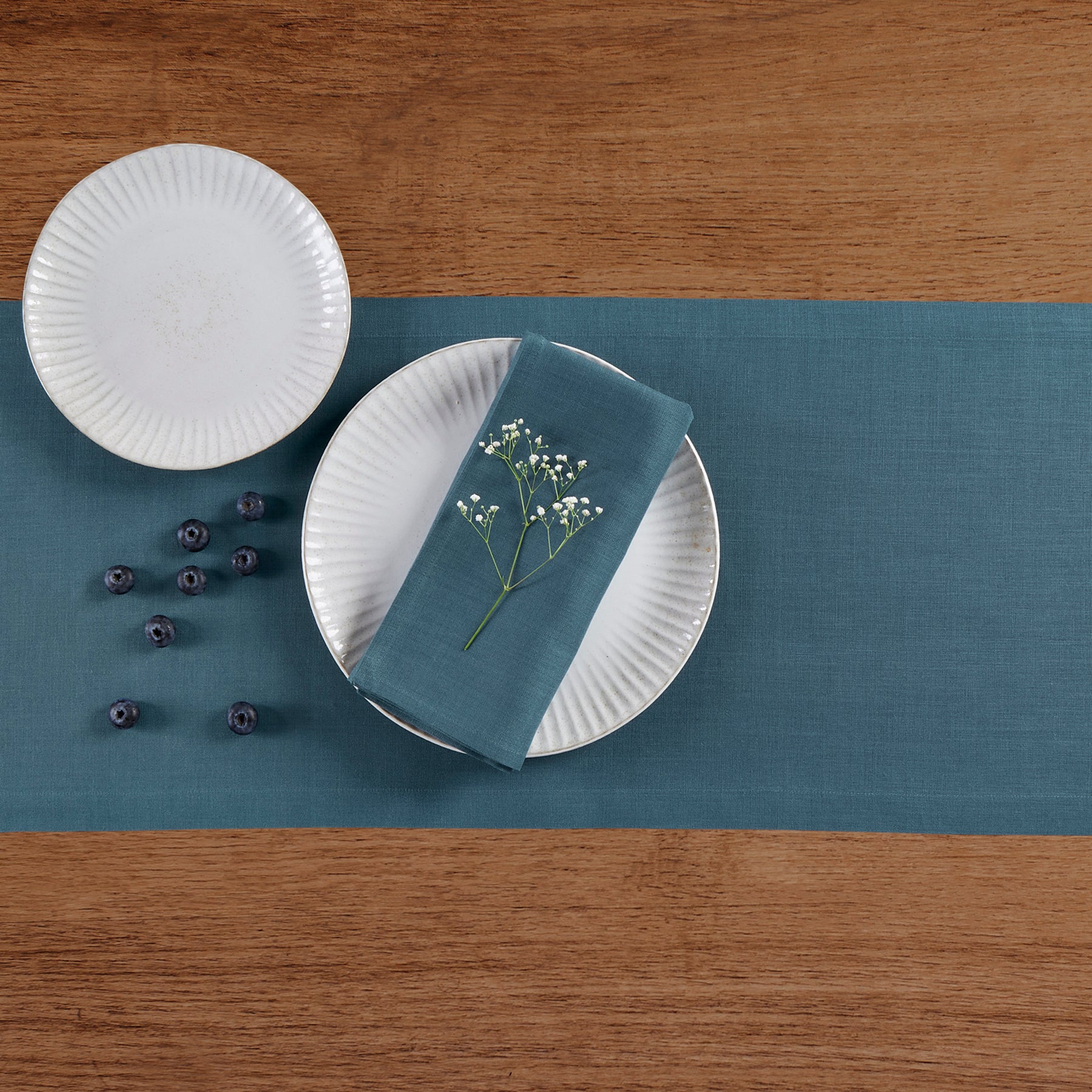 Elegant Fete Table Runner for Weddings, Parties & Events - Premium Decorative Dining Table Cloth for Home Decor & Special Occasions