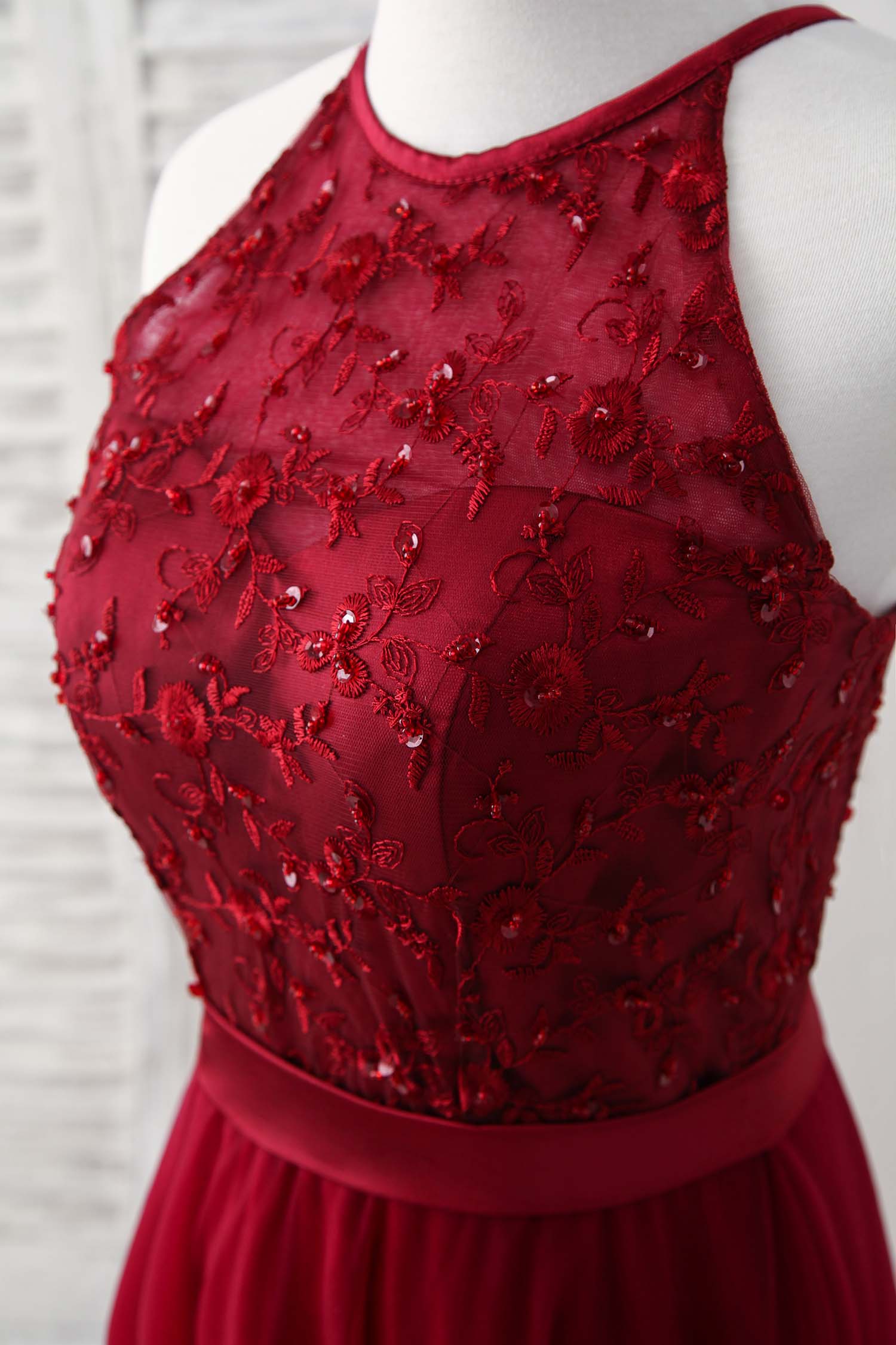 Elegant Burgundy Tulle Lace Long Prom Dress & Bridesmaid Gown - Perfect for Formal Dances, Weddings, and Special Occasions