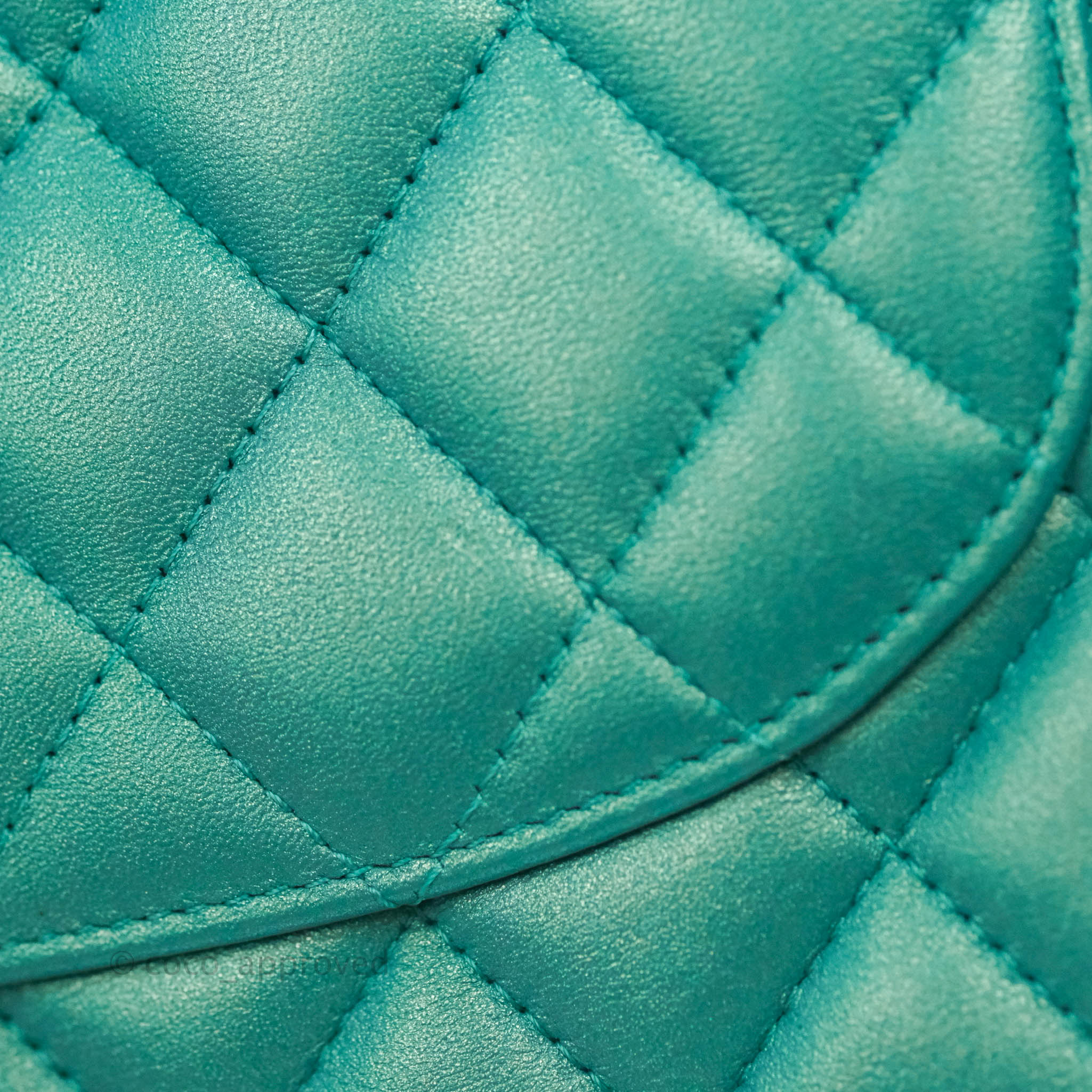 Chanel Classic M/L Medium Double Flap Bag in Iridescent Turquoise Calfskin with Gold Hardware - Luxury Designer Handbag for Women, Perfect for Parties, Weddings & Special Occasions