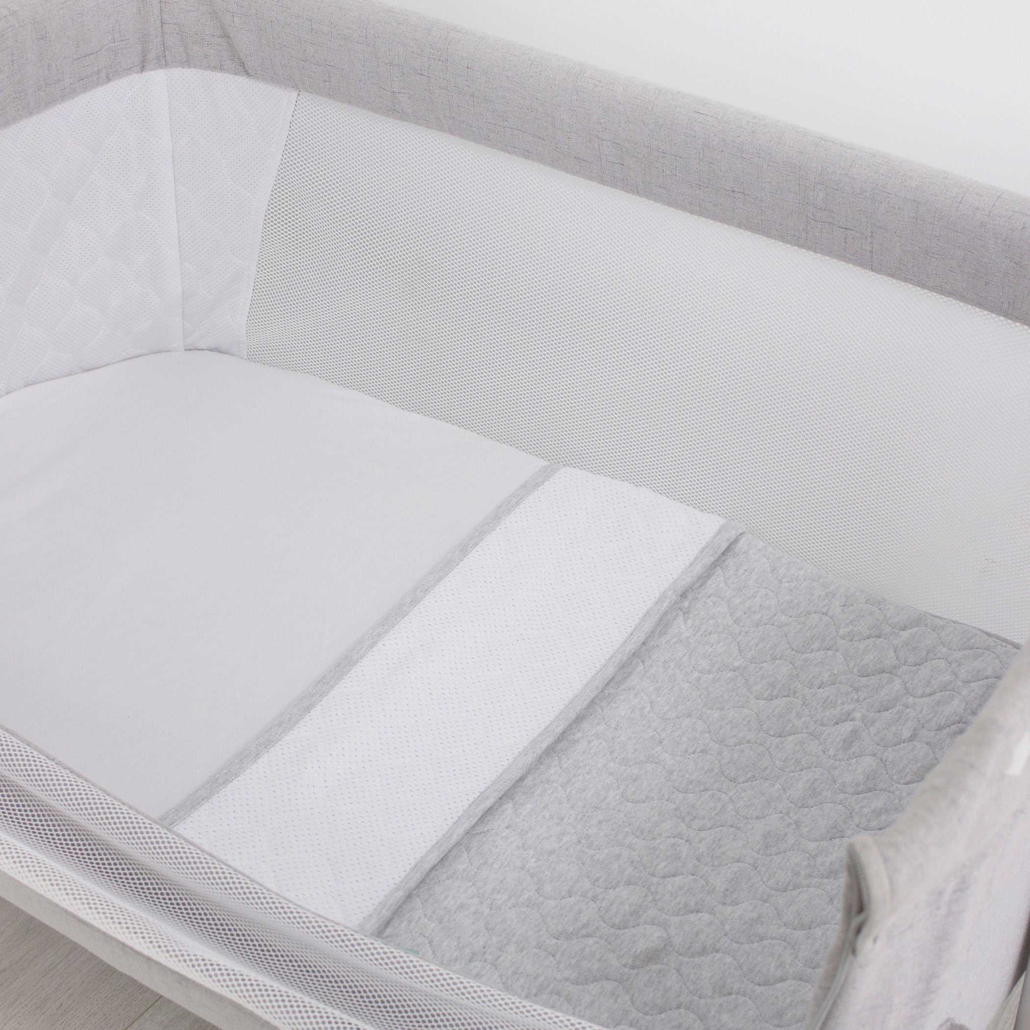 1.0 TOG Baby Sleep Sack - Breathable Co Sleeper & Bedside Bassinet for Newborns - Perfect for Safe Co-Sleeping and Nursery Use