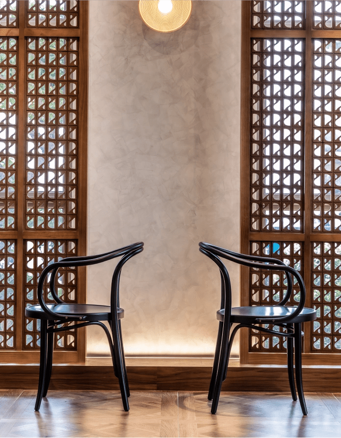August Thonet No. 30 Bentwood Chair by Ton | Vintage Wooden Dining Chair | Mid-Century Modern Furniture for Home, Restaurant & Office