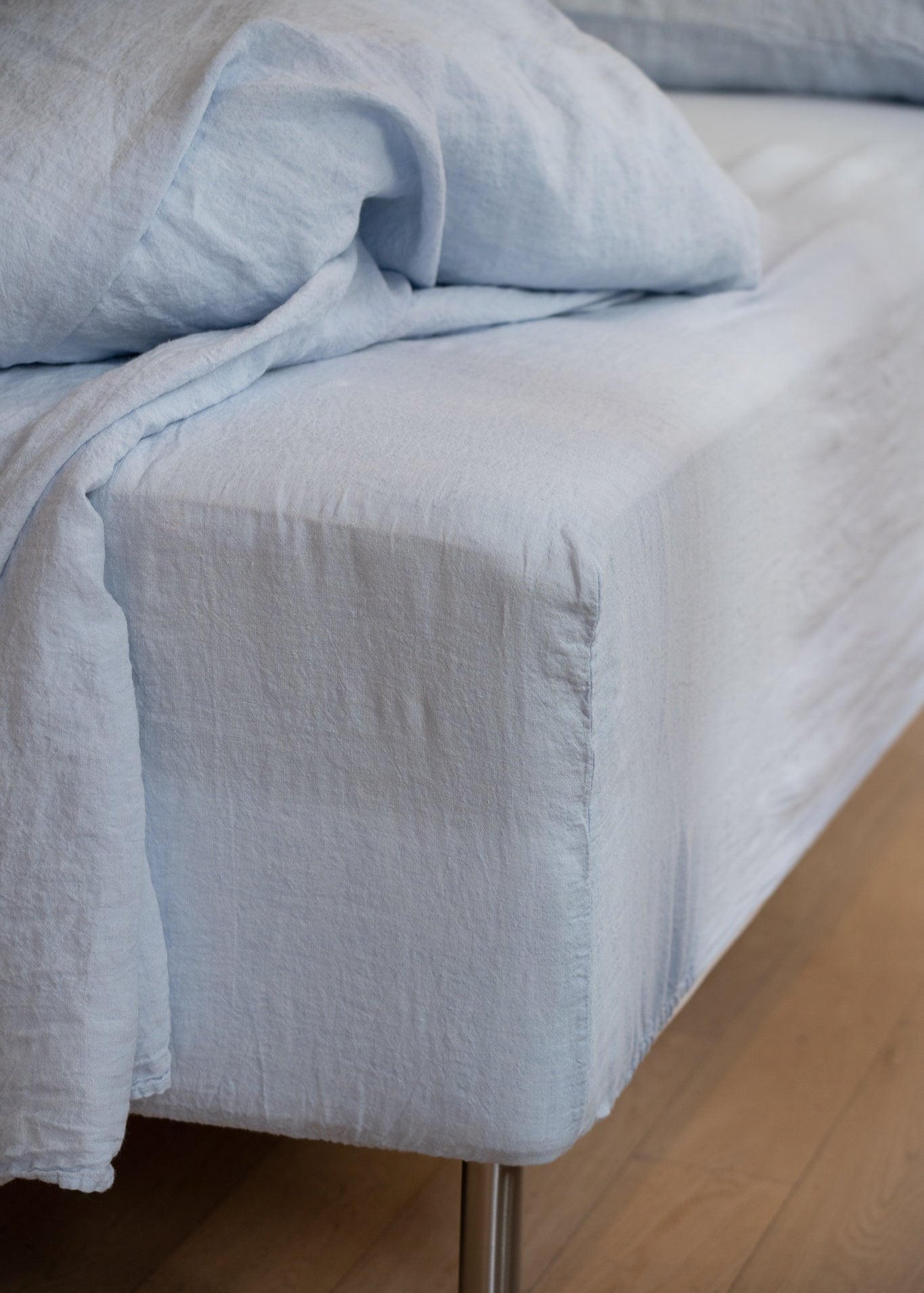 Premium 100% Linen Fitted Sheet - Queen Size, Natural Breathable & Wrinkle-Resistant Bed Sheet Set - Perfect for Hot Sleepers, Allergy Sufferers & Eco-Friendly Homes