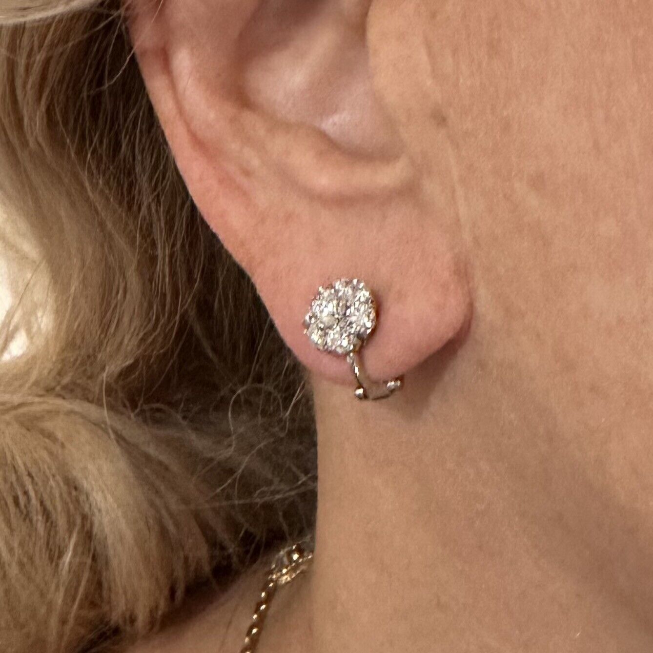 Van Cleef & Arpels Platinum Diamond Fleurette Flower Earrings - Luxury Diamond Stud Earrings for Women, Perfect for Weddings, Parties & Special Occasions