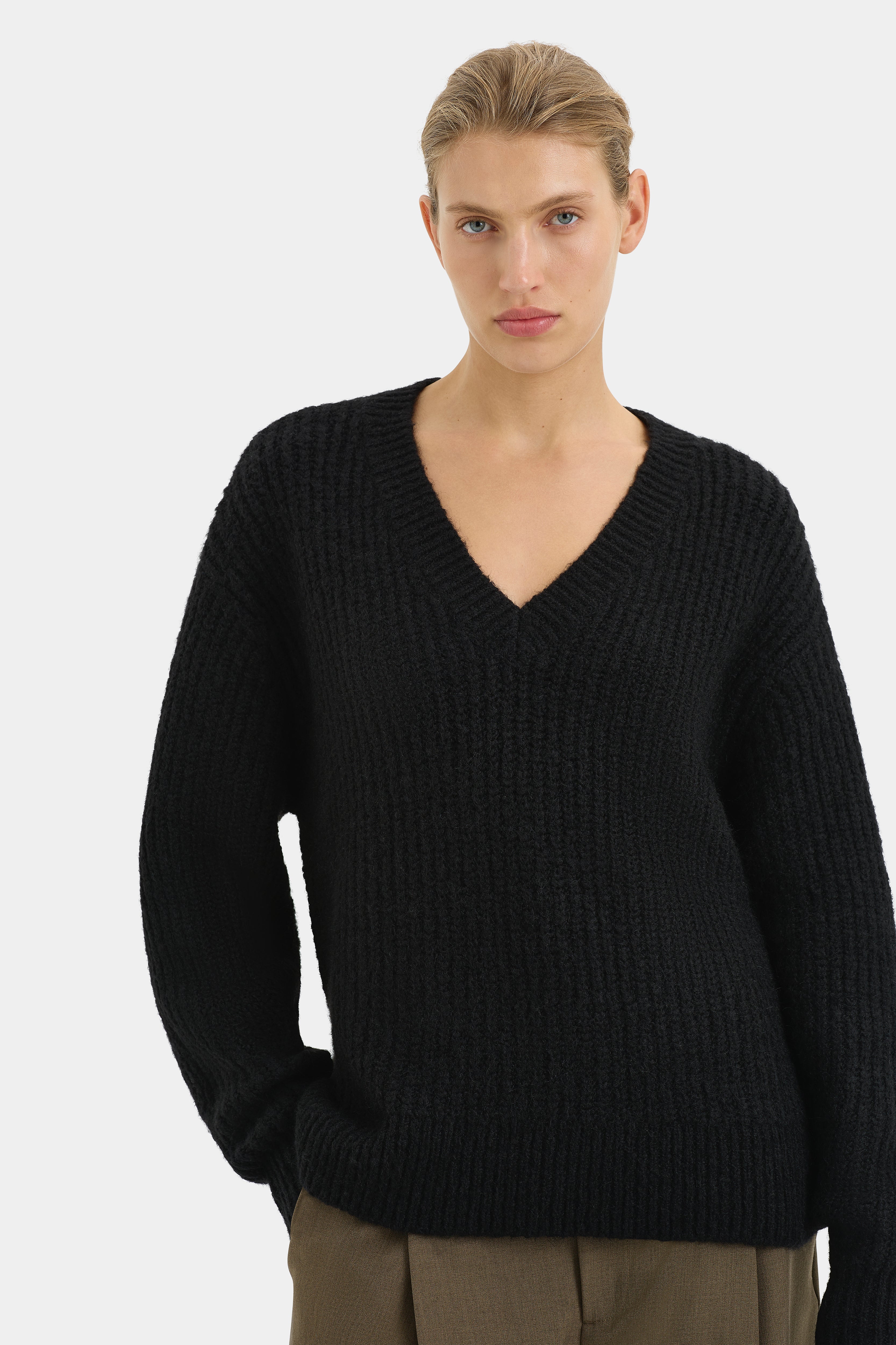 Avanzi Oversized Sweater Women's Chunky Knit Pullover - Soft Cozy Winter Casual Long Sleeve Tops for Lounge, Work & Holiday Outfits