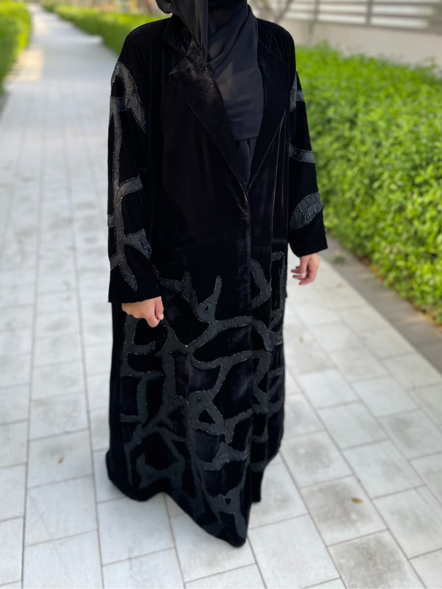 Elegant Black Velvet Open Abaya with Intricate Embroidery - Perfect for Prayer, Modest Fashion & Special Occasions