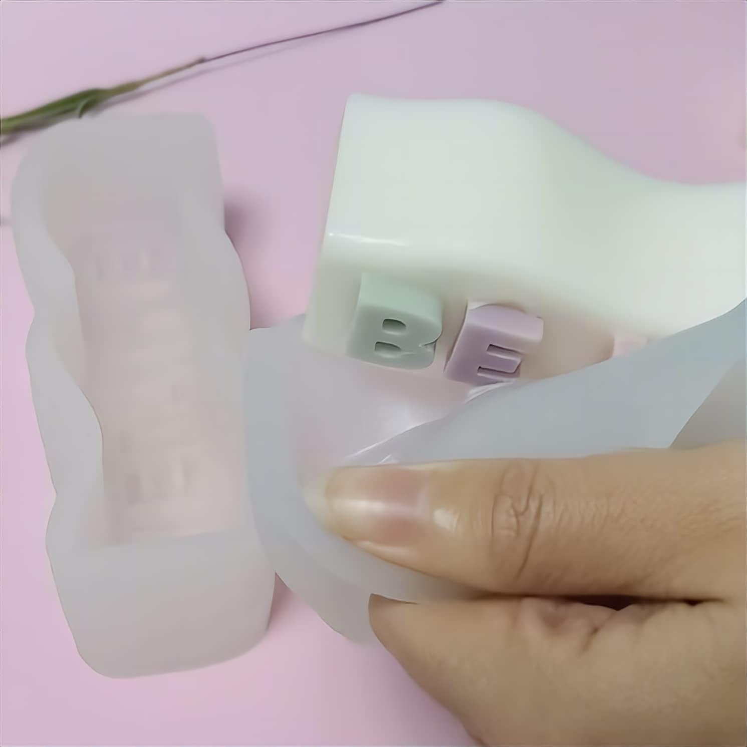 3D Silicone Letter Candle Molds - Wavy 'Be Kind' Design for DIY Candle Making, Home Decor & Gift Giving - Perfect for Weddings, Birthdays & Relaxation