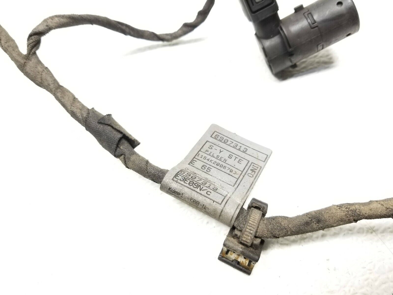 2002 2003 2004 2005 BMW 745i Rear Bumper Parking Sensor with Harness - OEM Replacement Part for Easy Parking Assistance