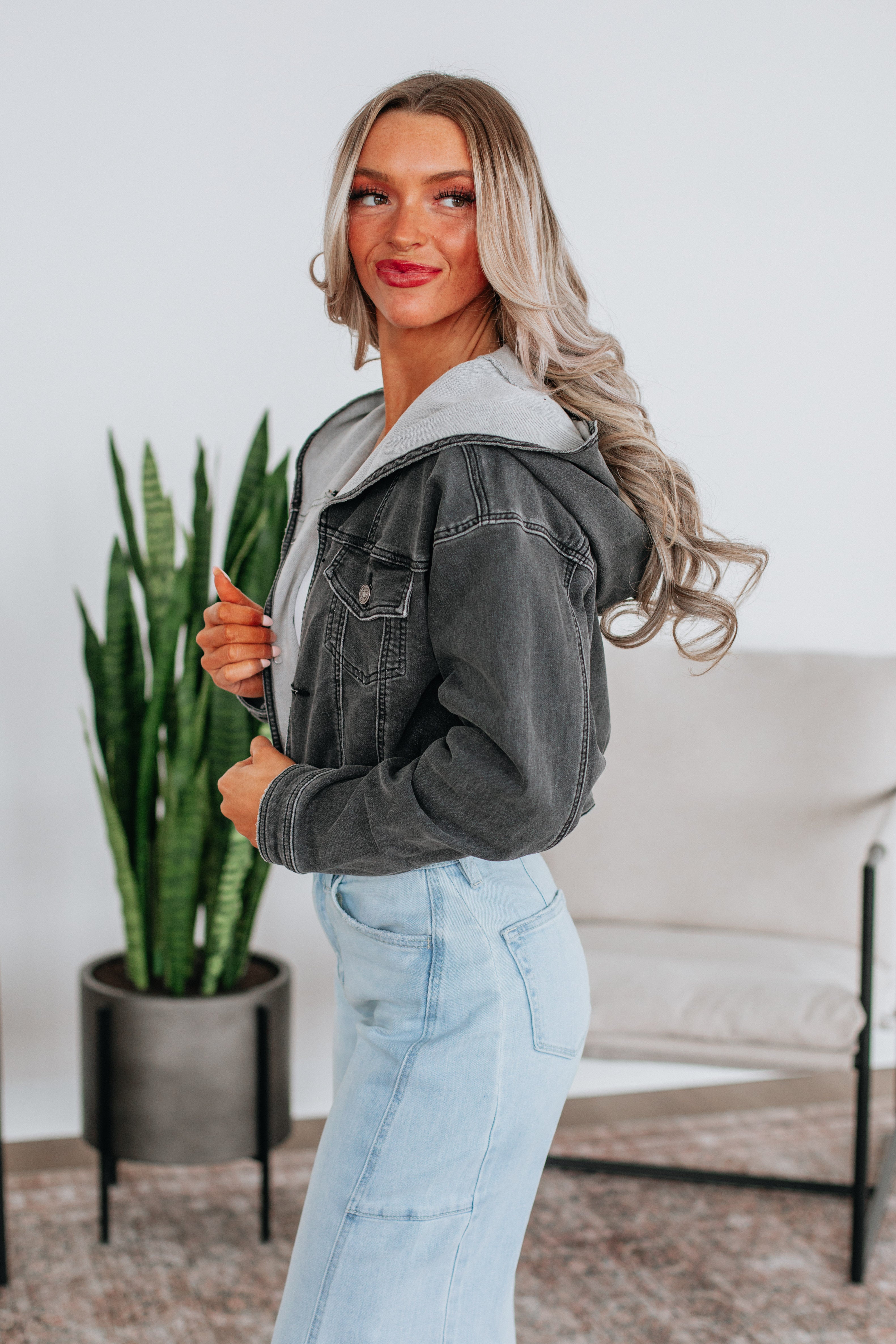 Effie KanCan Women's Denim Jacket - Stylish & Comfortable for Casual Outings, Date Nights & Fall Layering