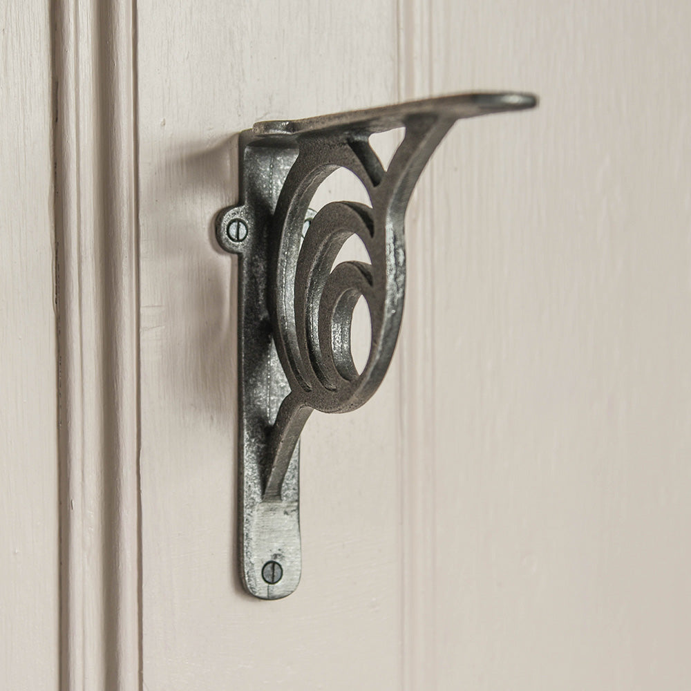 Crescent Moon Shelf Bracket - Heavy Duty Cast Iron Wall Shelf Support for Home Decor, Books & Plants | Rustic Farmhouse, Living Room, Bedroom Storage Solution