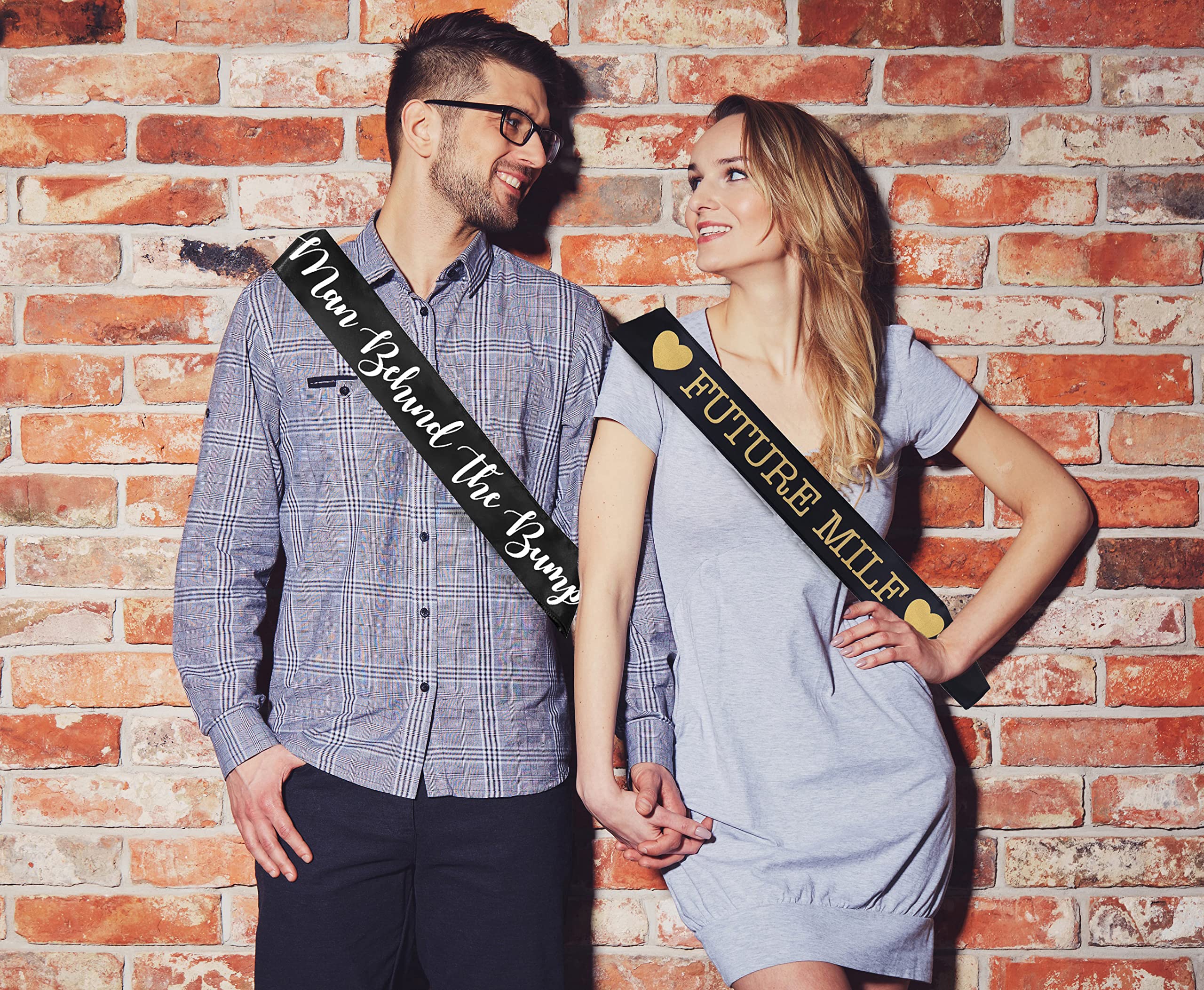 Funny Baby Shower Sash for Dad to Be - 'Man Behind The Bump' Black with White Lettering | Gender Reveal Party Decor, New Father Gift & Baby Shower Supplies | Perfect for Daddy-to-Be Celebrations, Gender Reveal Parties & Pregnancy Announcements