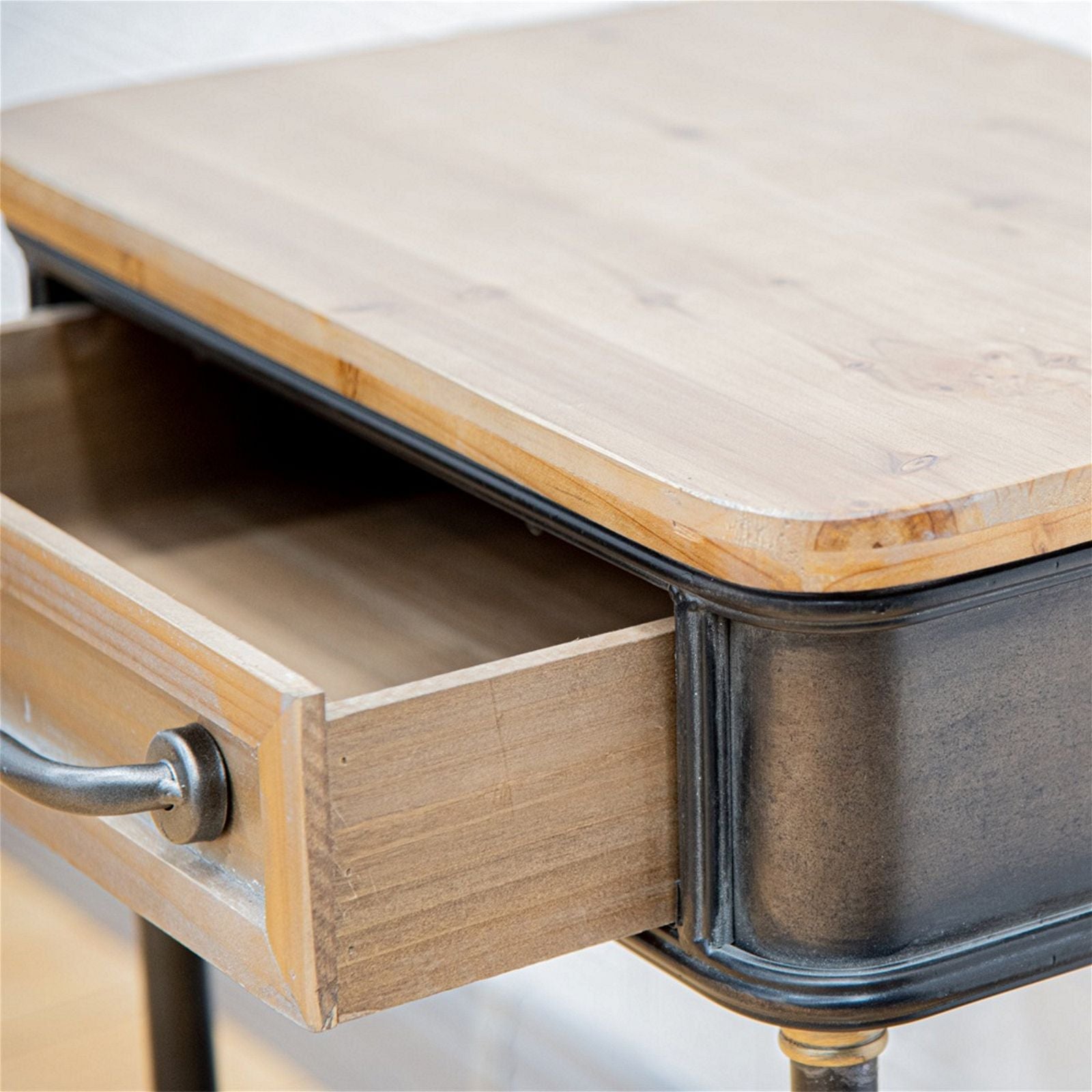 Refino Modern Side Table by Urban Style - Stylish End Table for Living Room, Bedroom & Office - Perfect for Coffee, Books & Decor