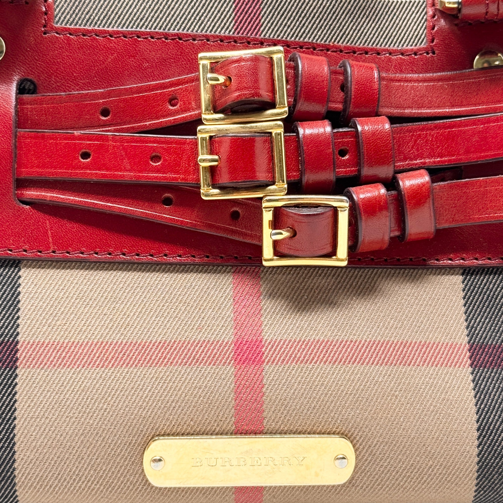 Burberry Red House Check Bridle Chester Bowler Hat - Classic British Style for Men & Women - Perfect for Formal Events, Weddings, and Fashion Outfits
