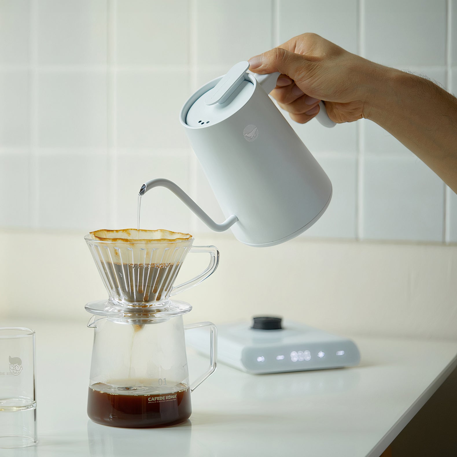 Premium Hand Brewed Coffee Kettle - Stainless Steel Pour Over Kettle with Ergonomic Handle for Perfect Coffee Brewing | Ideal for Home Baristas, Coffee Shops & Camping