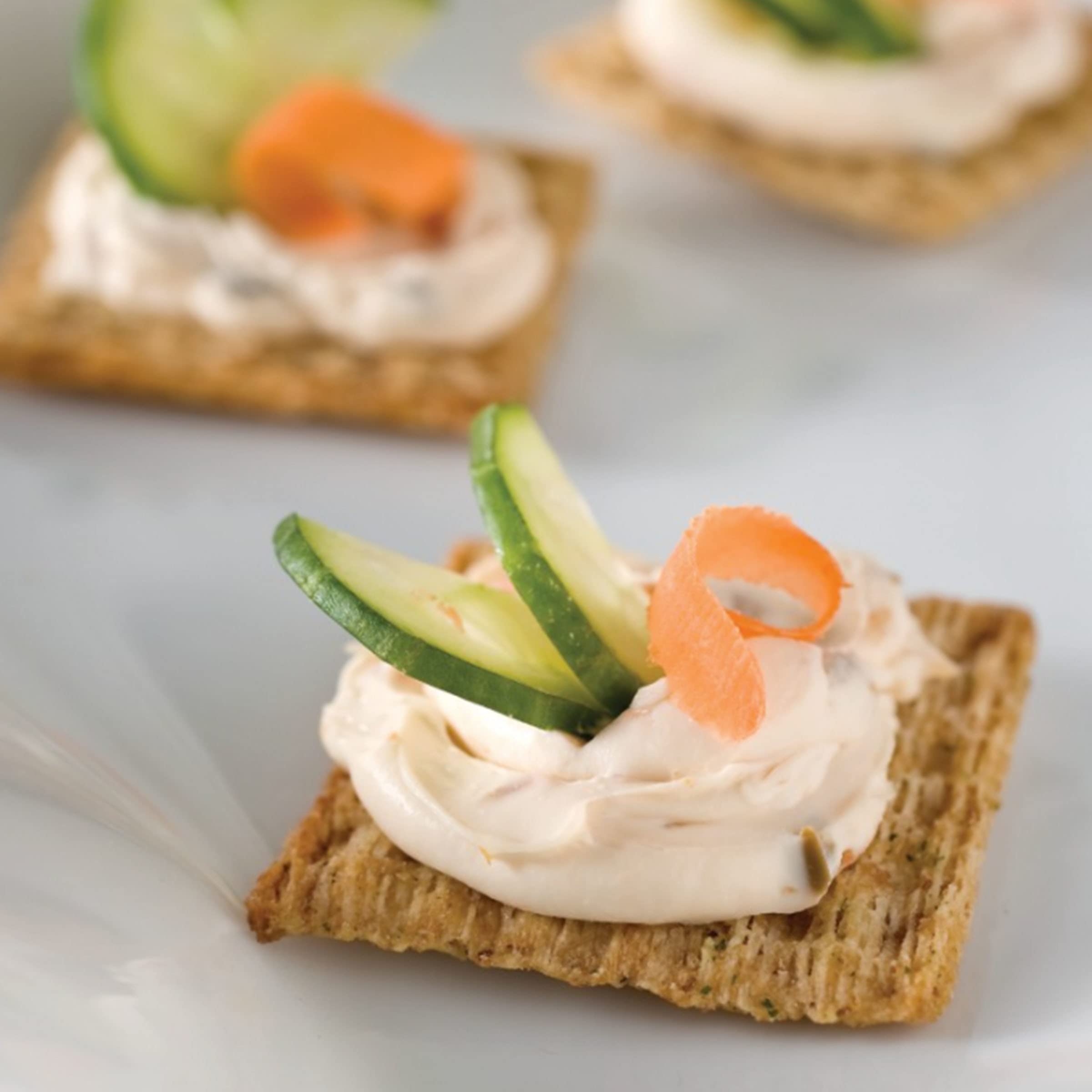 Triscuit Garden Herb Whole Grain Wheat Crackers - Healthy Lunch Snacks & On-the-Go Snacks (8.5 oz) | Perfect for Office, School & Picnic Baskets