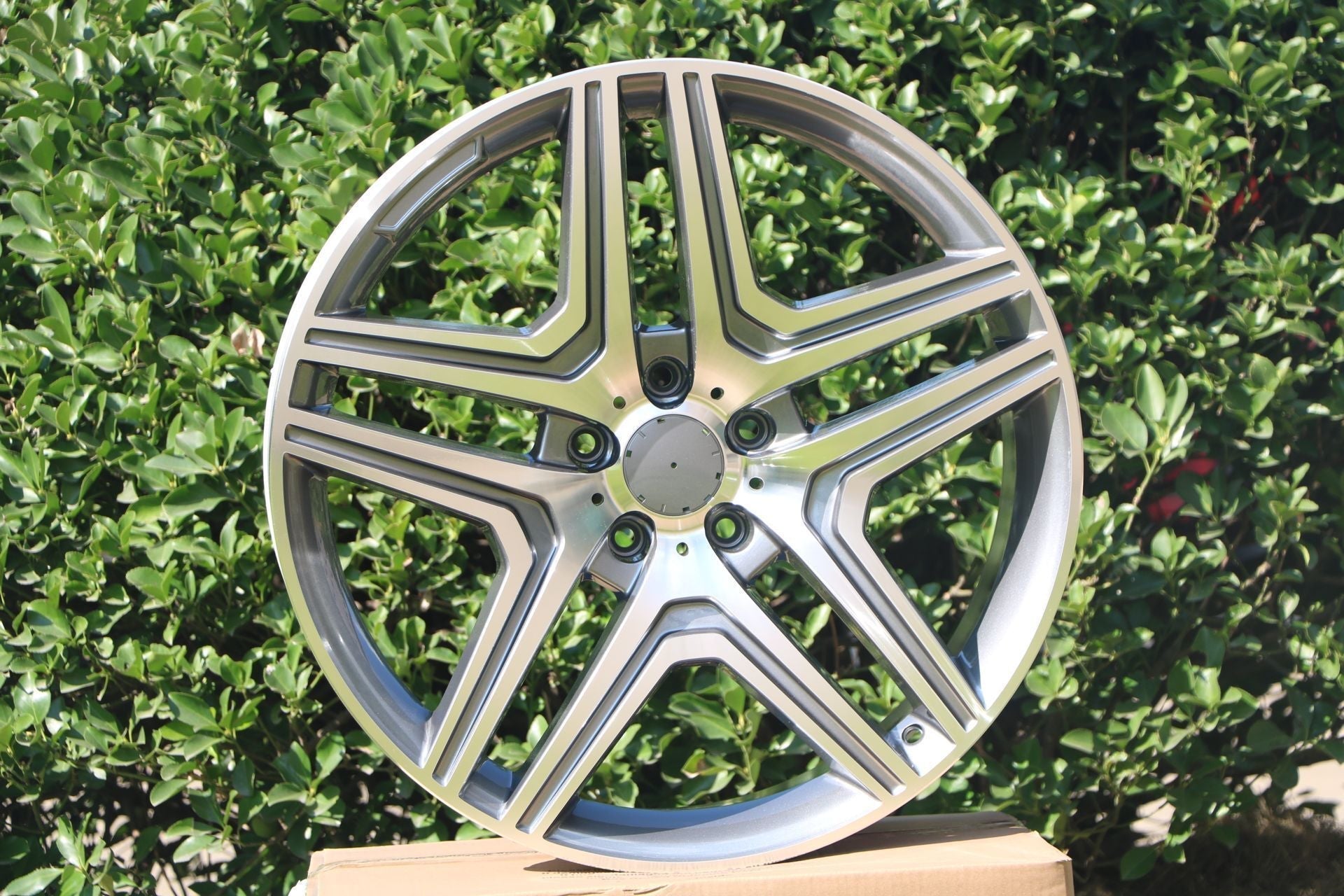 22-Inch Alloy Wheels for Mercedes Benz G Wagon G500 G550 G55 G63 G65 W463 - Premium Replacement Rims for Off-Road & Urban Driving