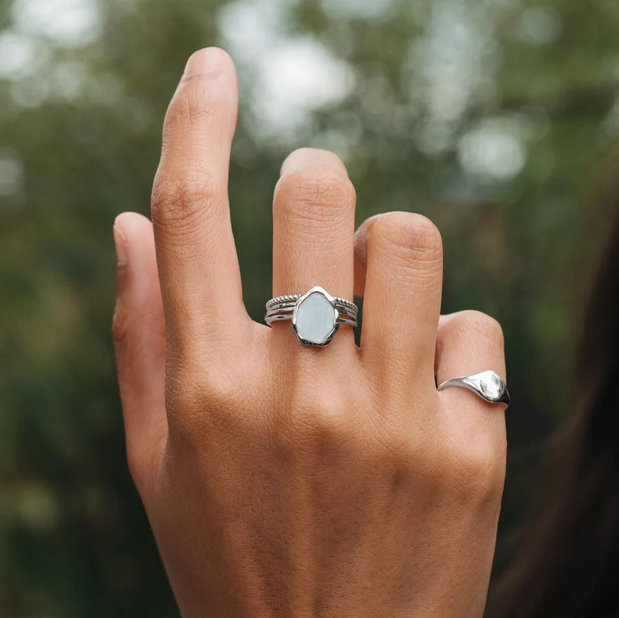 Blue Chalcedony Mood Ring in Sterling Silver - Color Changing Jewelry for Women & Men, Perfect for Gifts, Parties & Fashion Accessories