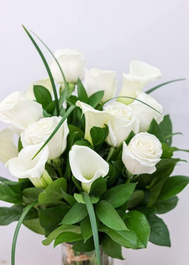 Sweet Solace Bouquet - Fresh Flower Arrangement for Home Decor, Wedding Centerpieces & Romantic Gifts | Perfect for Anniversaries, Valentine's Day & Special Occasions