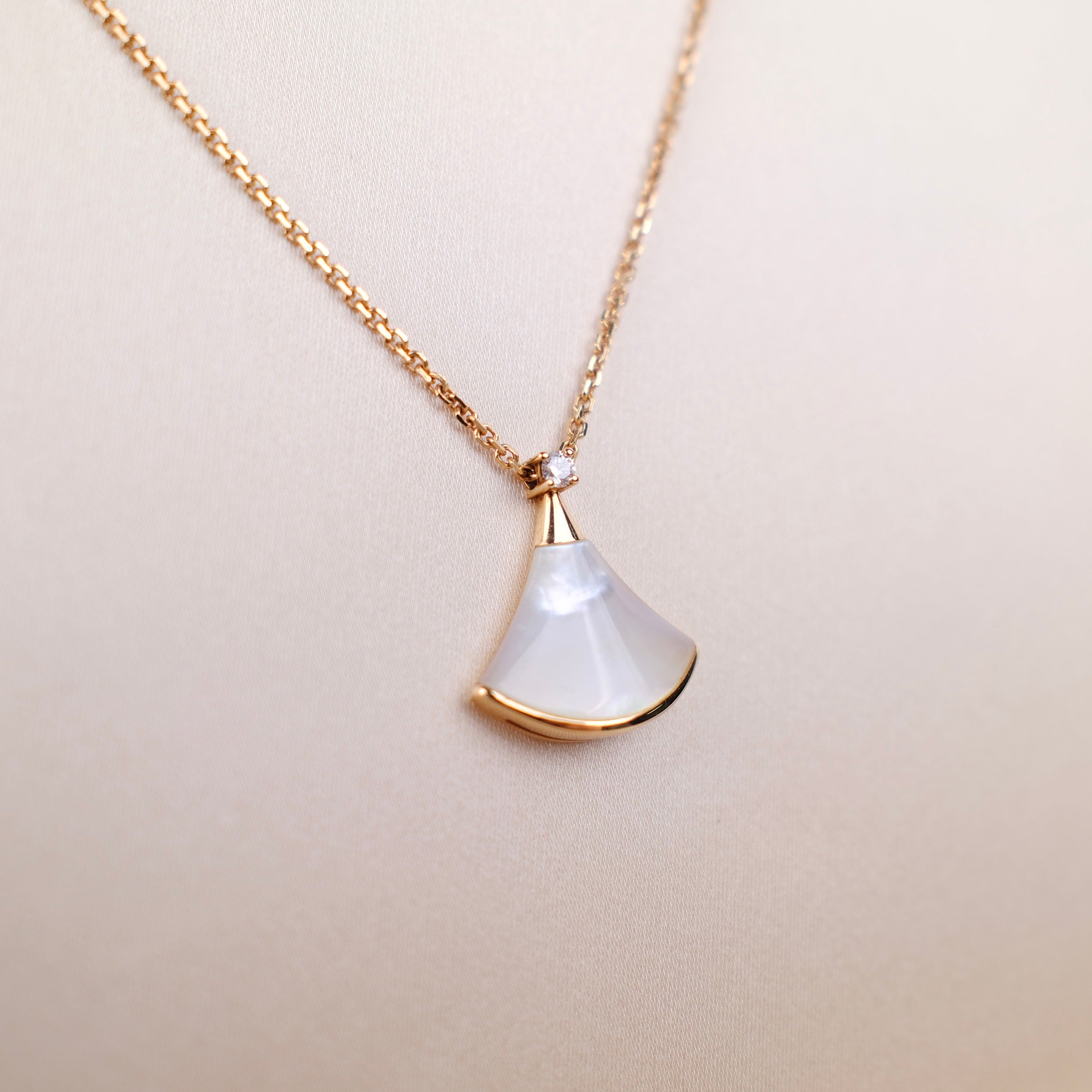 Bvlgari Diva Dream Necklace - 18K Rose Gold with Mother of Pearl Pendant | Elegant Jewelry for Women, Perfect for Weddings, Parties & Special Occasions
