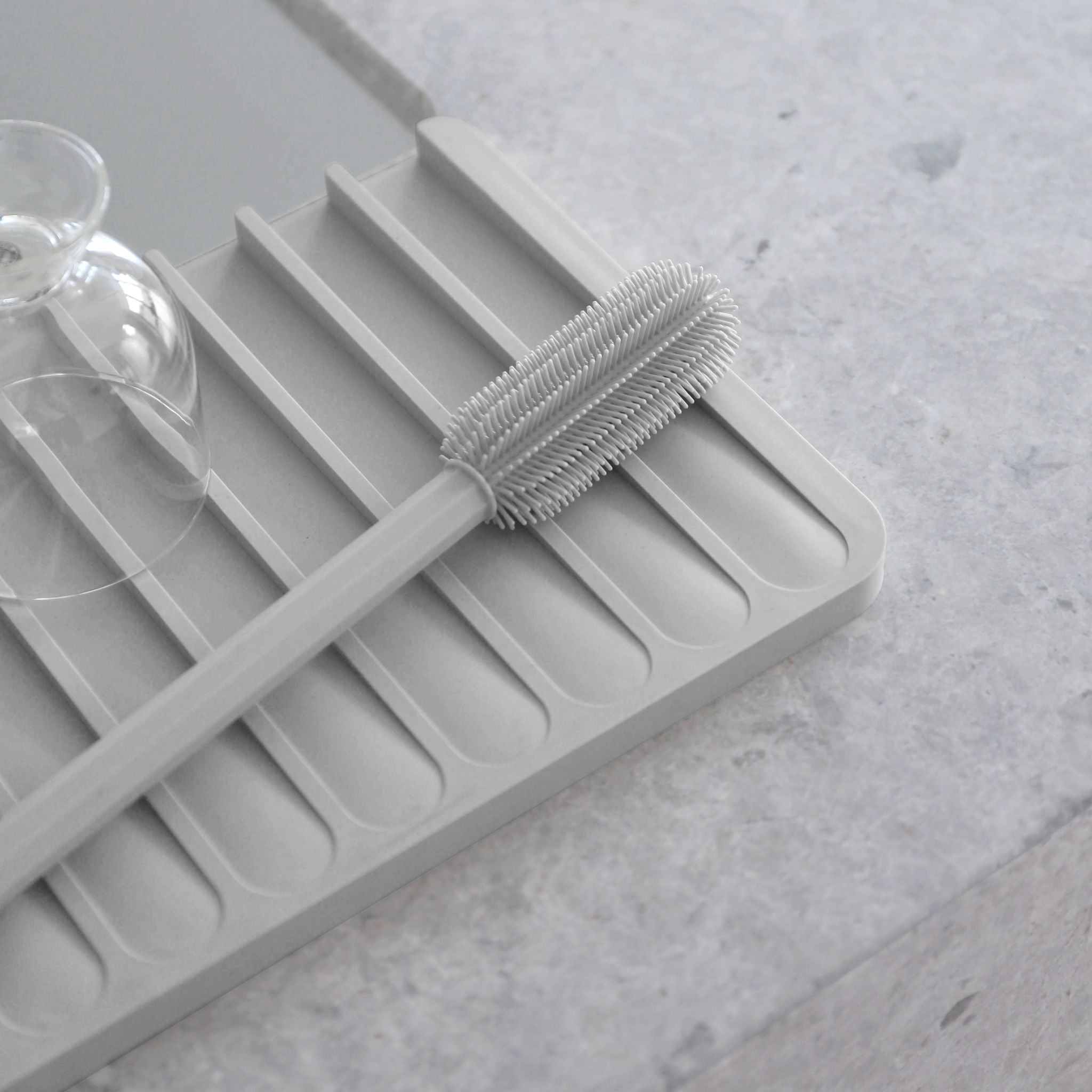DESIGNSTUFF Bottle Brush - Light Grey | Durable Cleaning Brush for Baby Bottles, Water Bottles & Glassware | Perfect for Home, Kitchen & Nursery Use