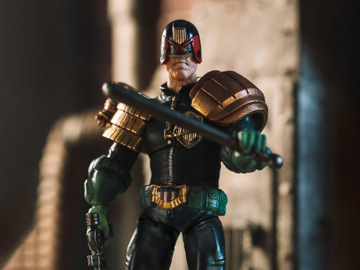 1/18 HIYA 4-Inch Action Figure - Exquisite Mini Series Judge Dredd Collectible Toy for Display & Play | Perfect for Collectors & Comic Book Fans