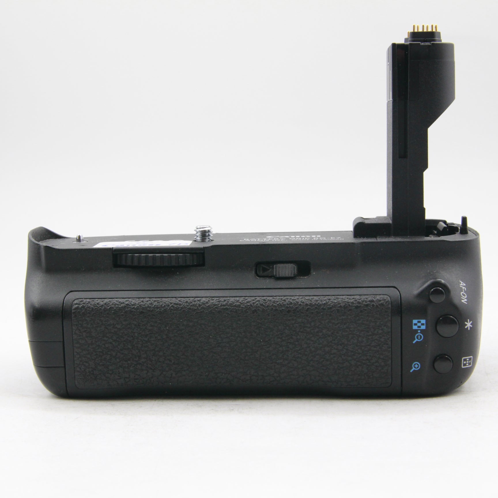 Used Canon Battery Grip BG-E7 with BGM-E6 AA Tray - Compatible with EOS 7D & 7D Mark II - Perfect for Extended Photography Sessions & Travel