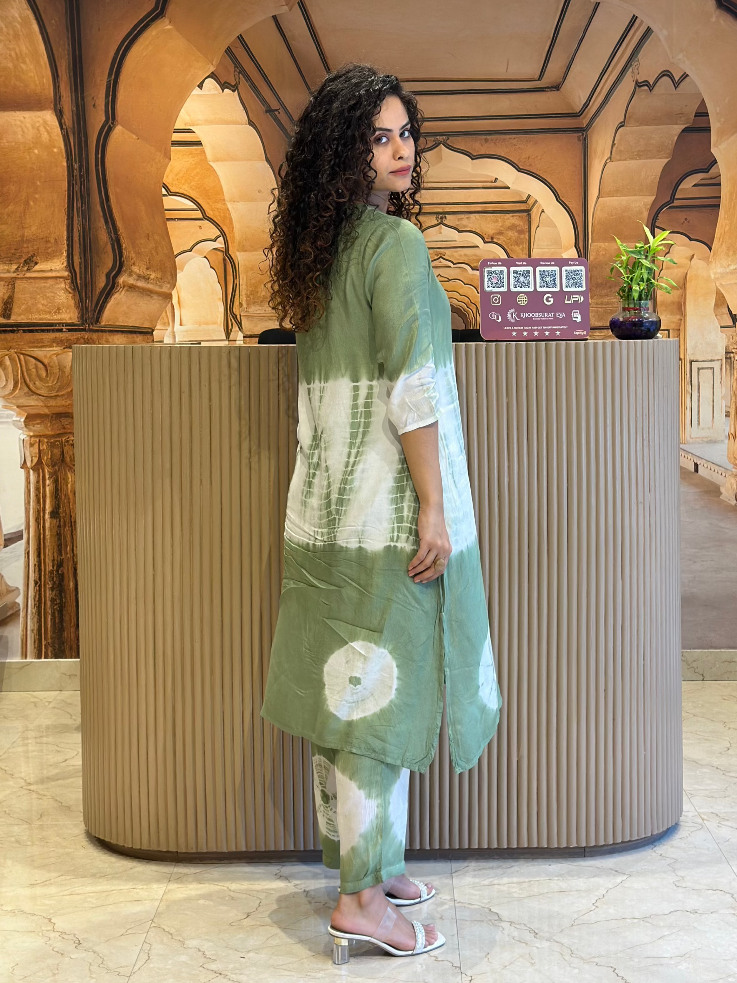 Natural Beauty Green Kurta Set for Women - Eco-Friendly Cotton Ethnic Outfit - Perfect for Festivals, Weddings & Casual Wear