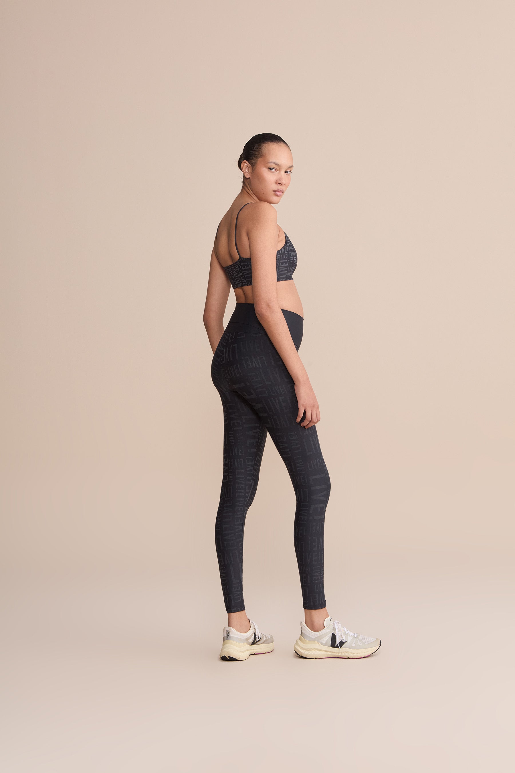 Pocket Back Reflex Long Leggings - High Waist Yoga Pants for Women with Side Pockets - Perfect for Running, Workout & Gym