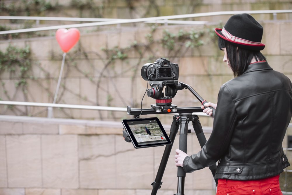 Manfrotto MVDDA13 iPad Air Mount - Black Digital Director Stand for Video Recording & Live Streaming | Perfect for Content Creators, Vloggers & Videographers