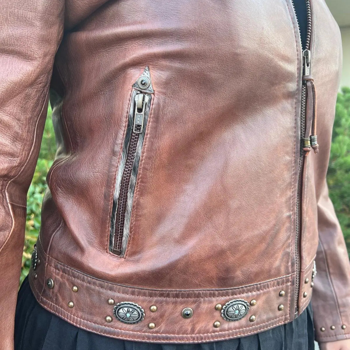 Stylish Leather Western Jacket with Fringe for Men & Women | Cowboy Chic Outerwear for Rodeo, Music Festivals & Night Out