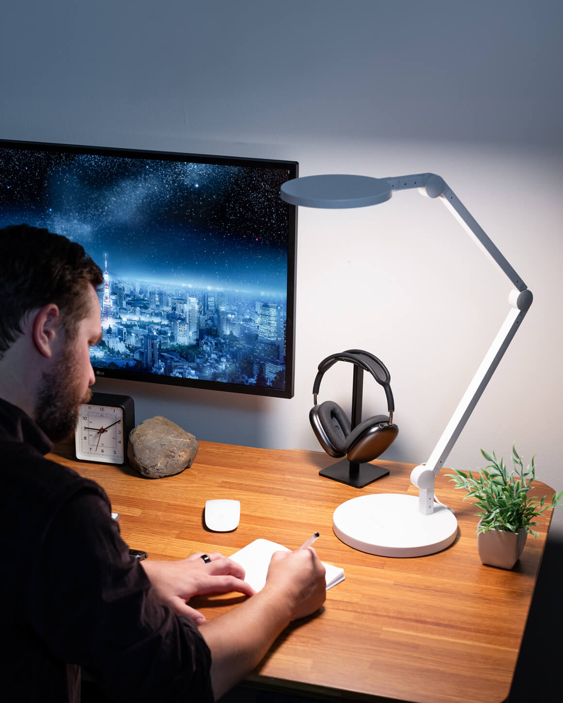 Lume Cube Edge Light 2.0 White LED Desk Lamp with Adjustable Base - Perfect for Home Office, Video Conferencing & Content Creation Lighting
